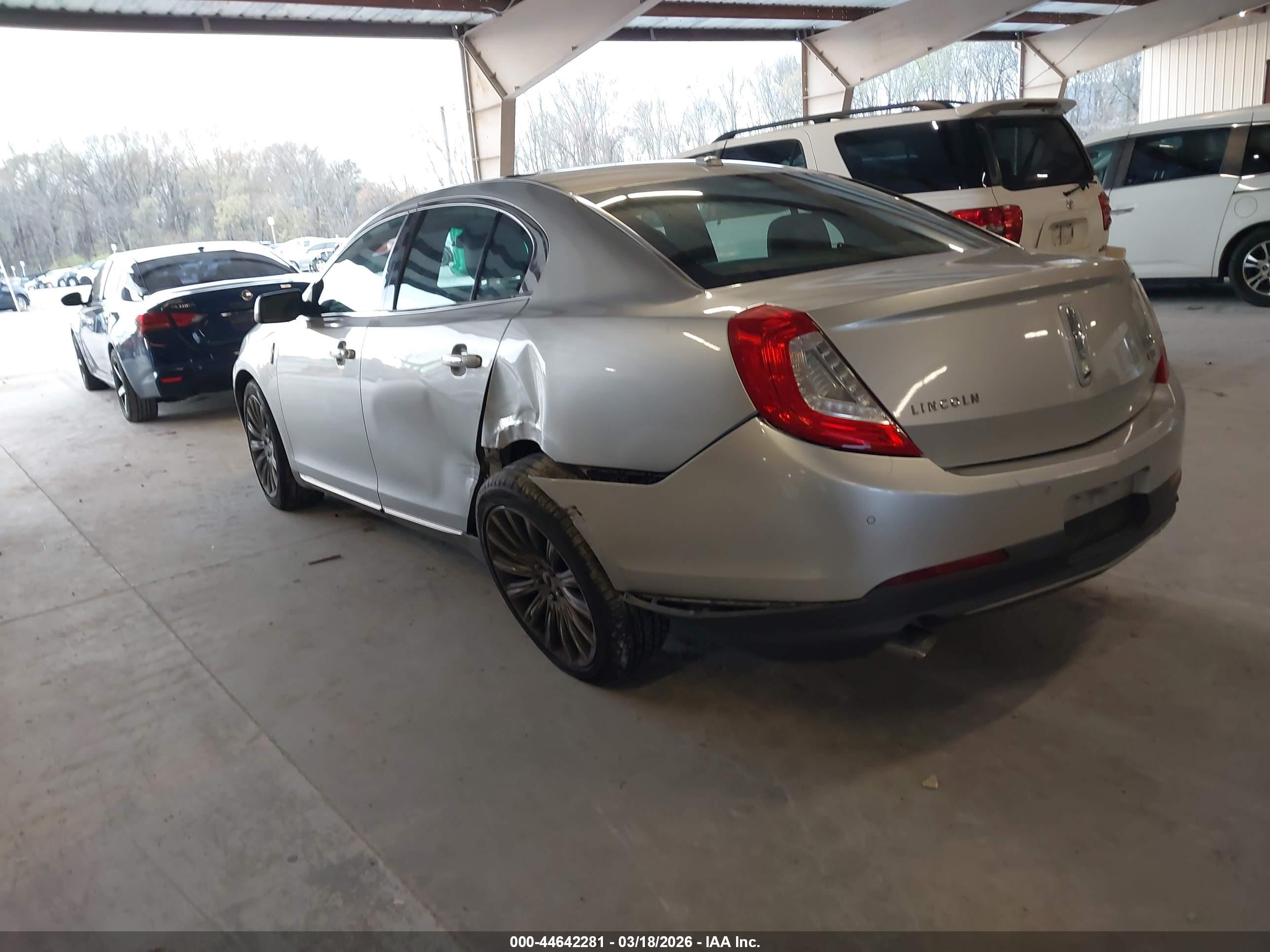 LINCOLN MKS image 3