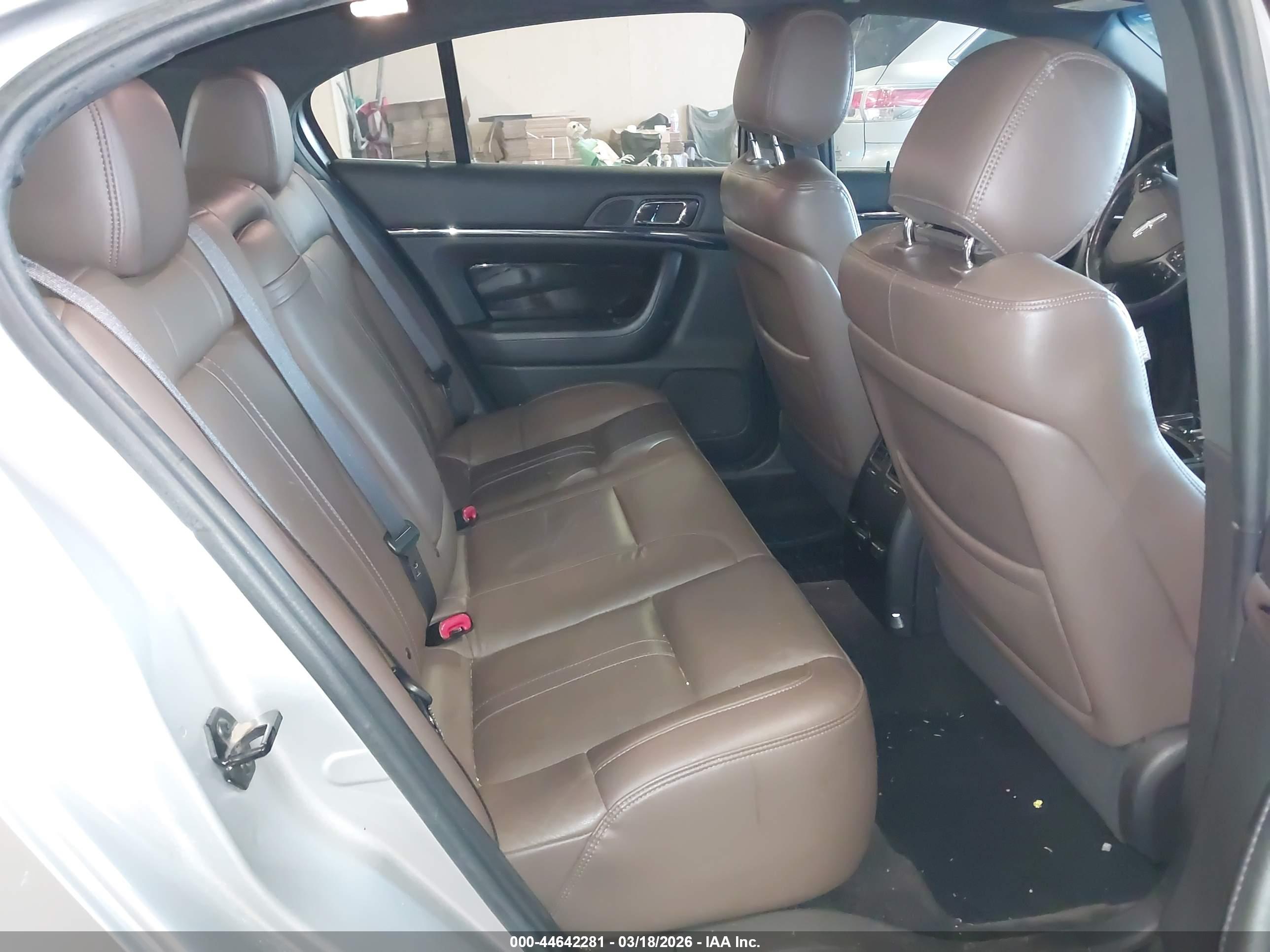 LINCOLN MKS image 8