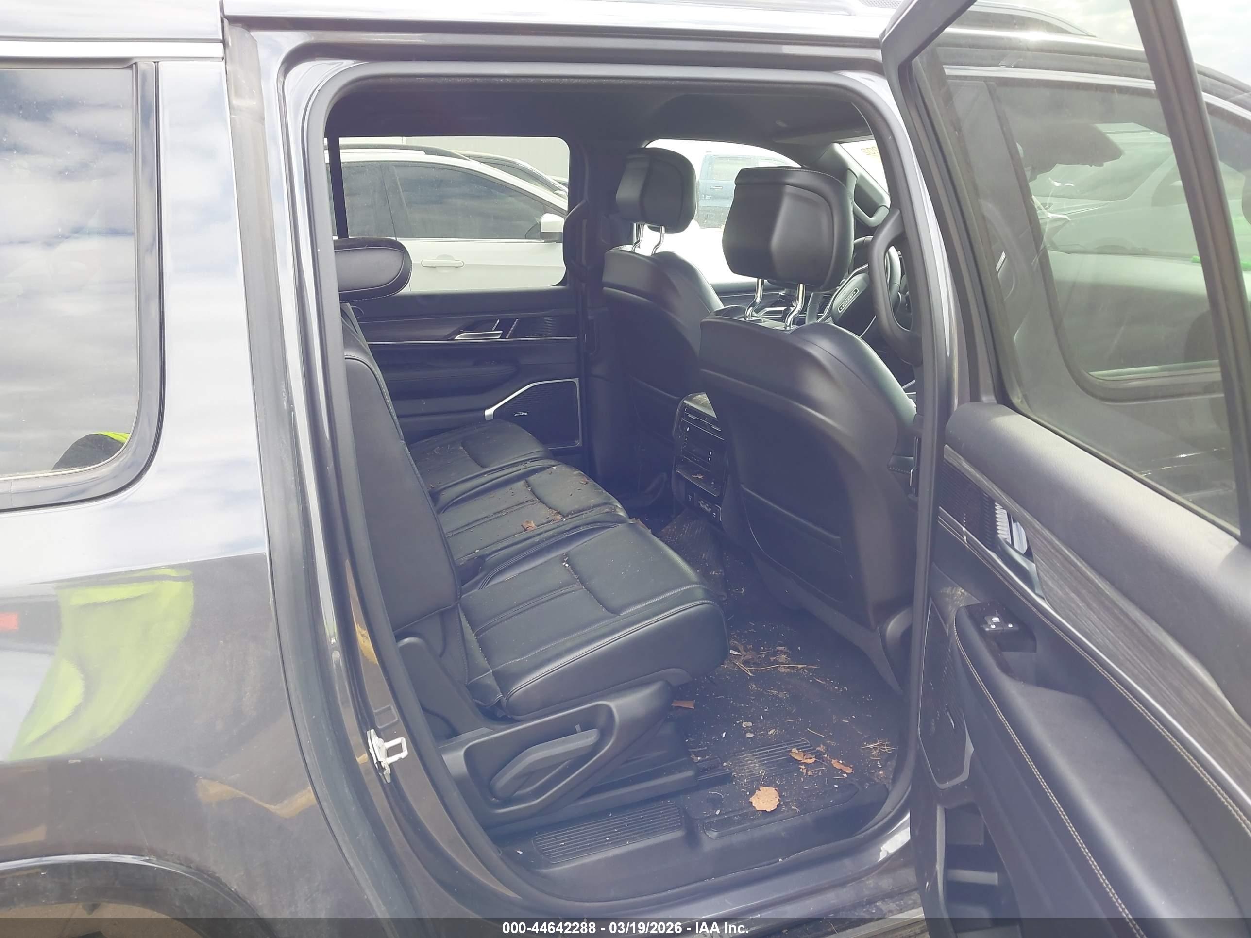 JEEP WAGONEER image 8