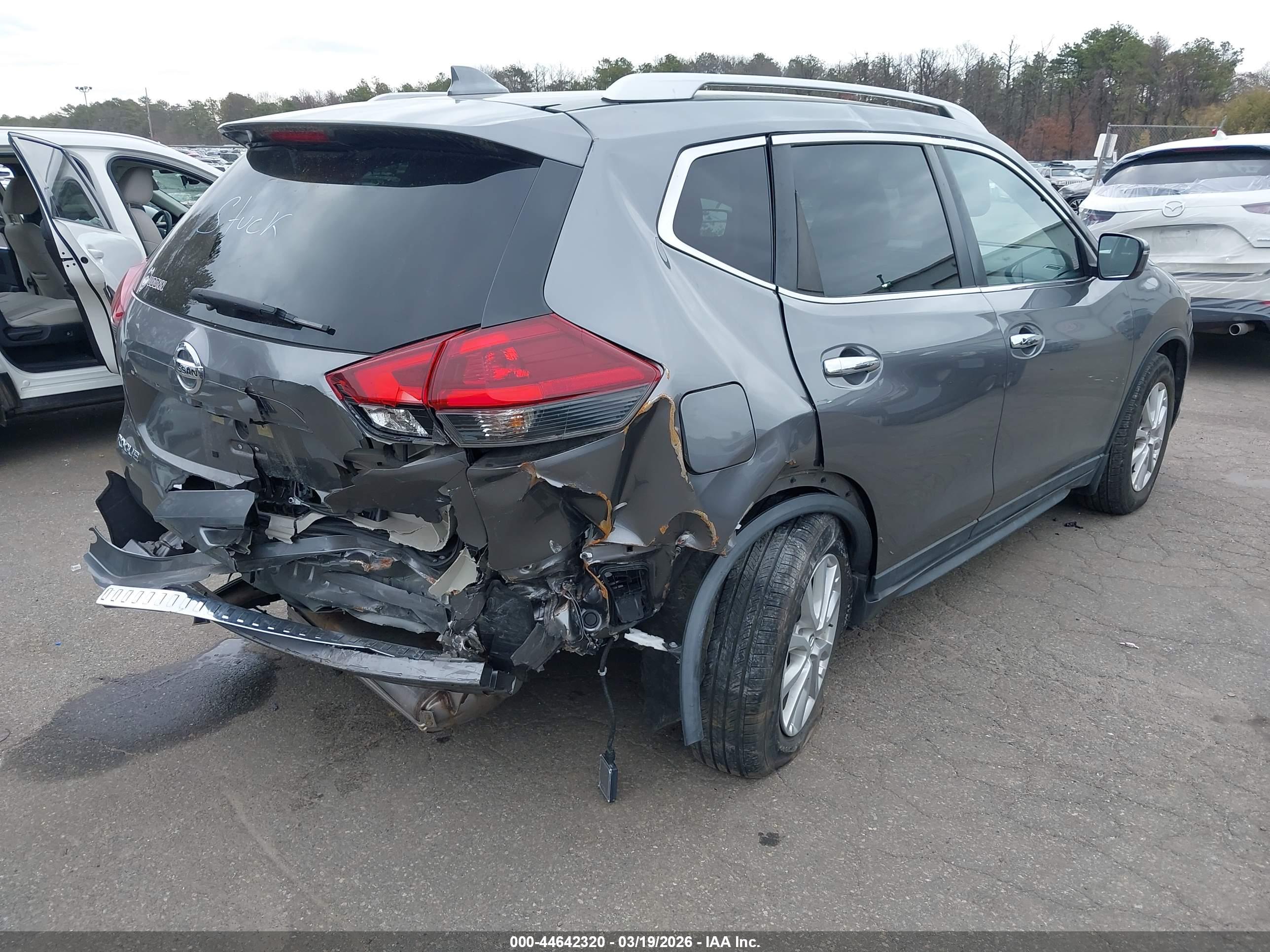 NISSAN ROGUE image 4