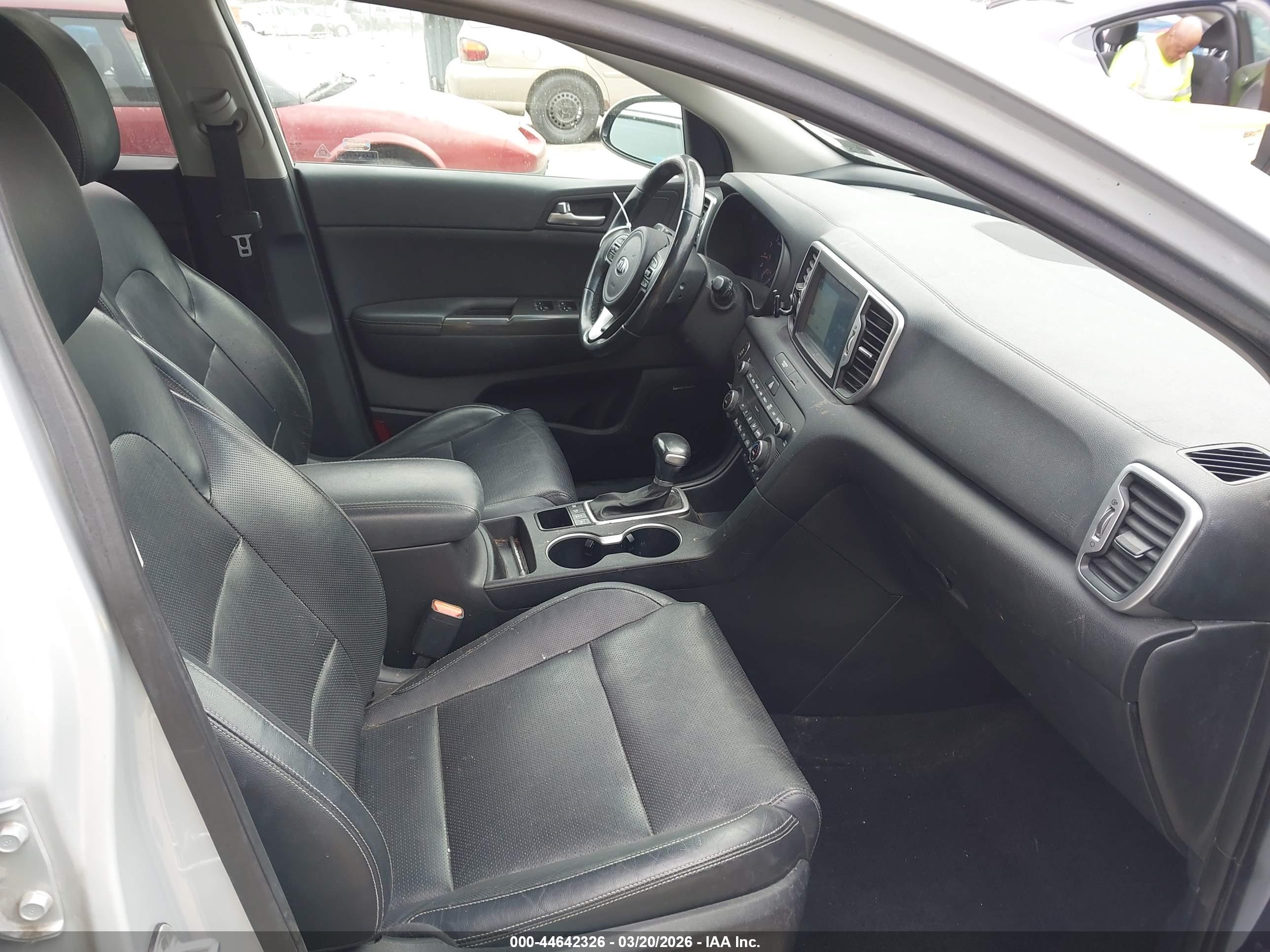 KIA SPORTAGE image 5