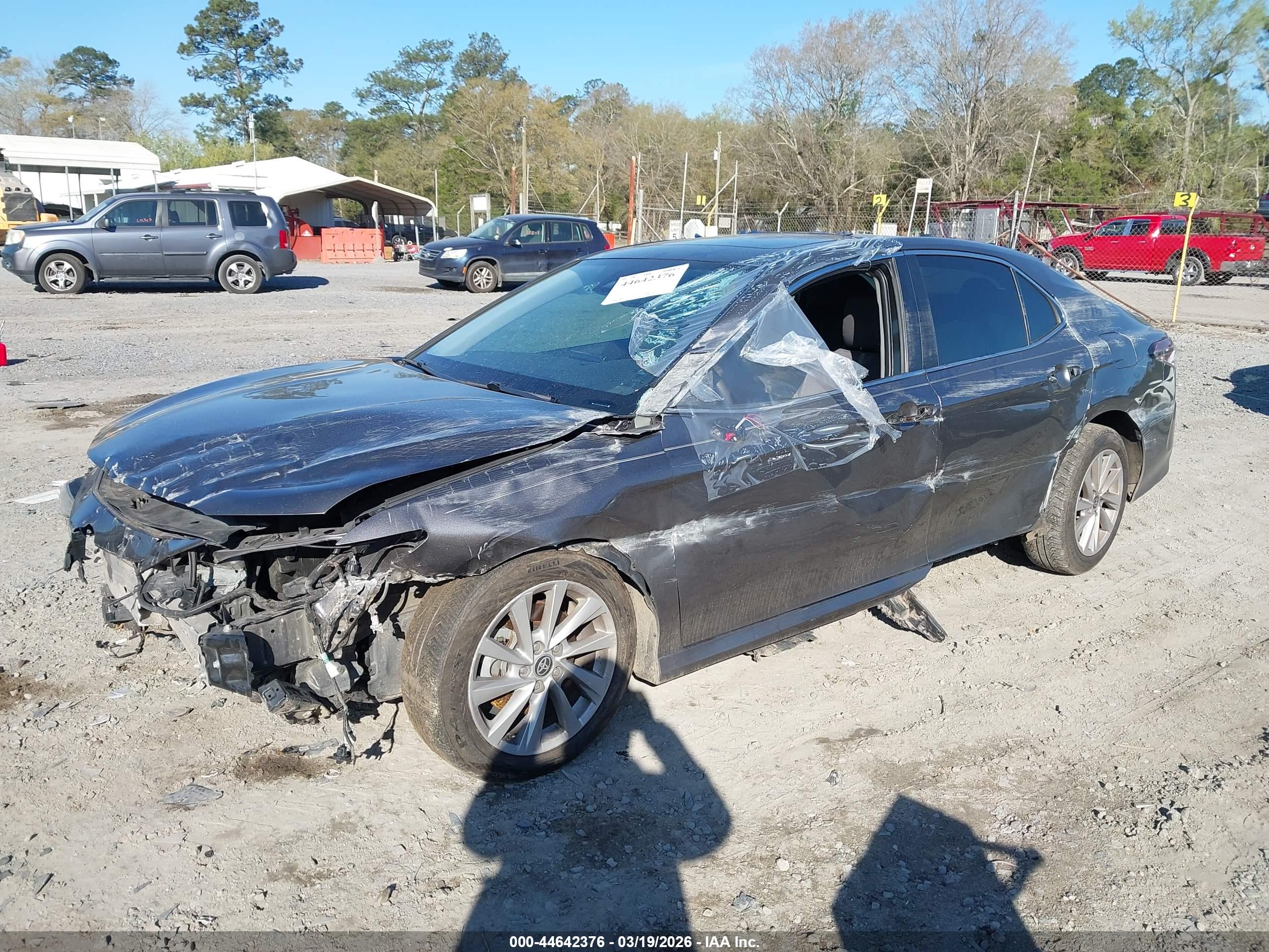 TOYOTA CAMRY image 2