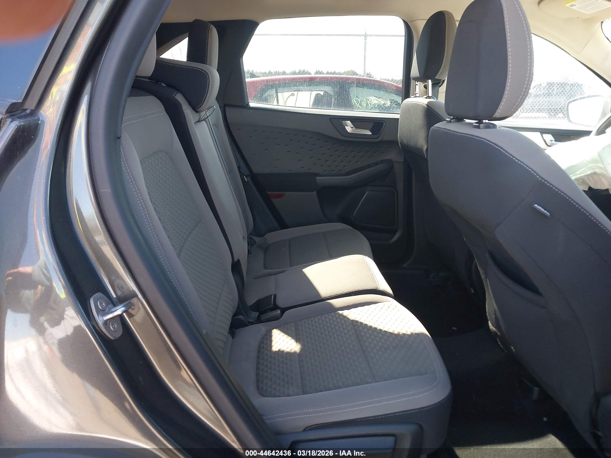 FORD ESCAPE image 8