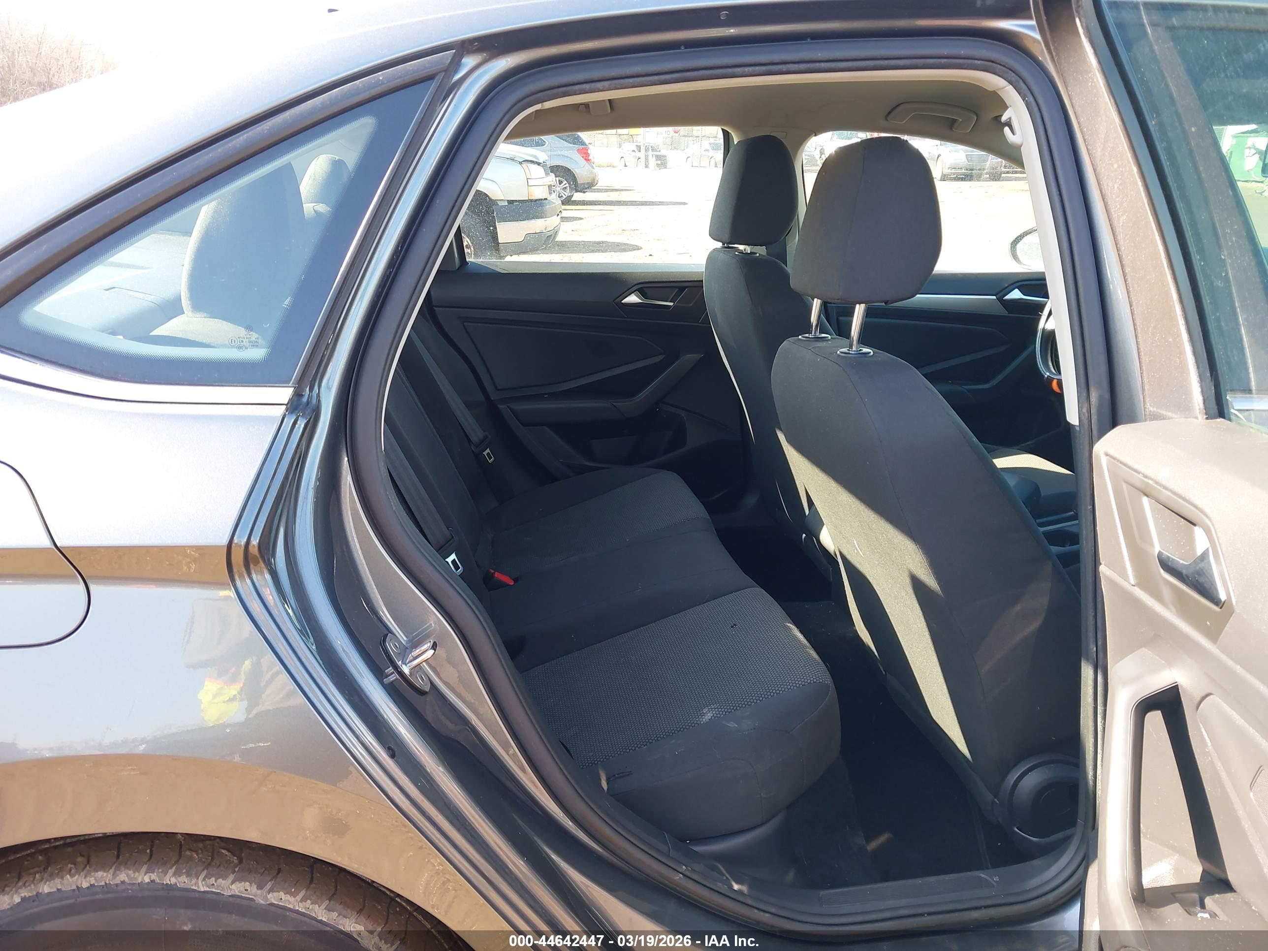 VOLKSWAGEN JETTA image 8