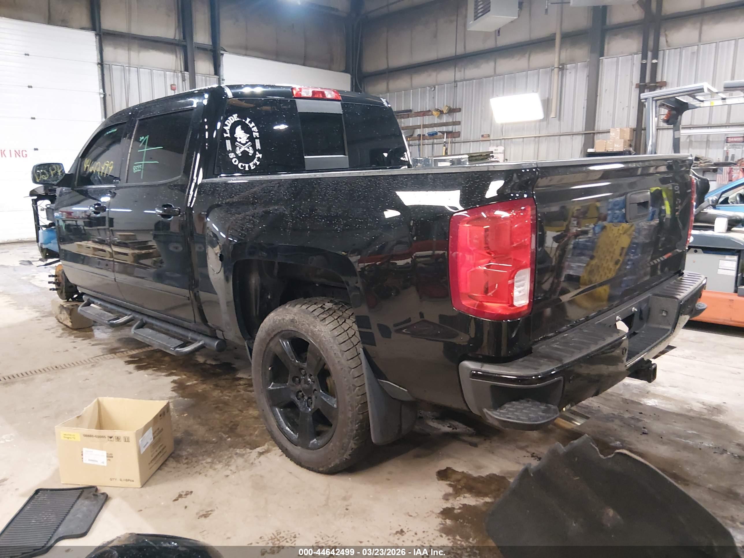 CHEVROLET SILVERADO image 3