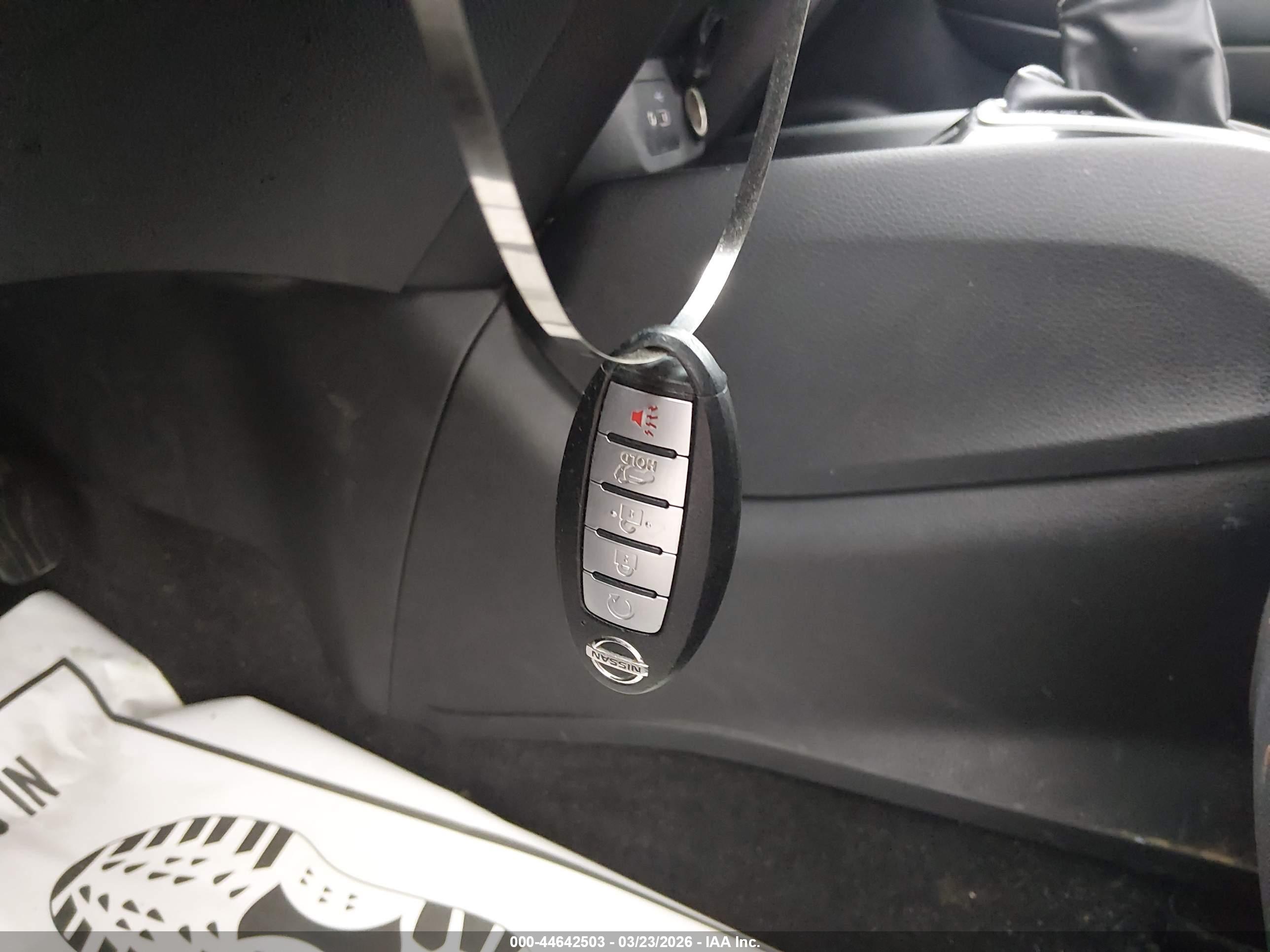NISSAN ROGUE image 11