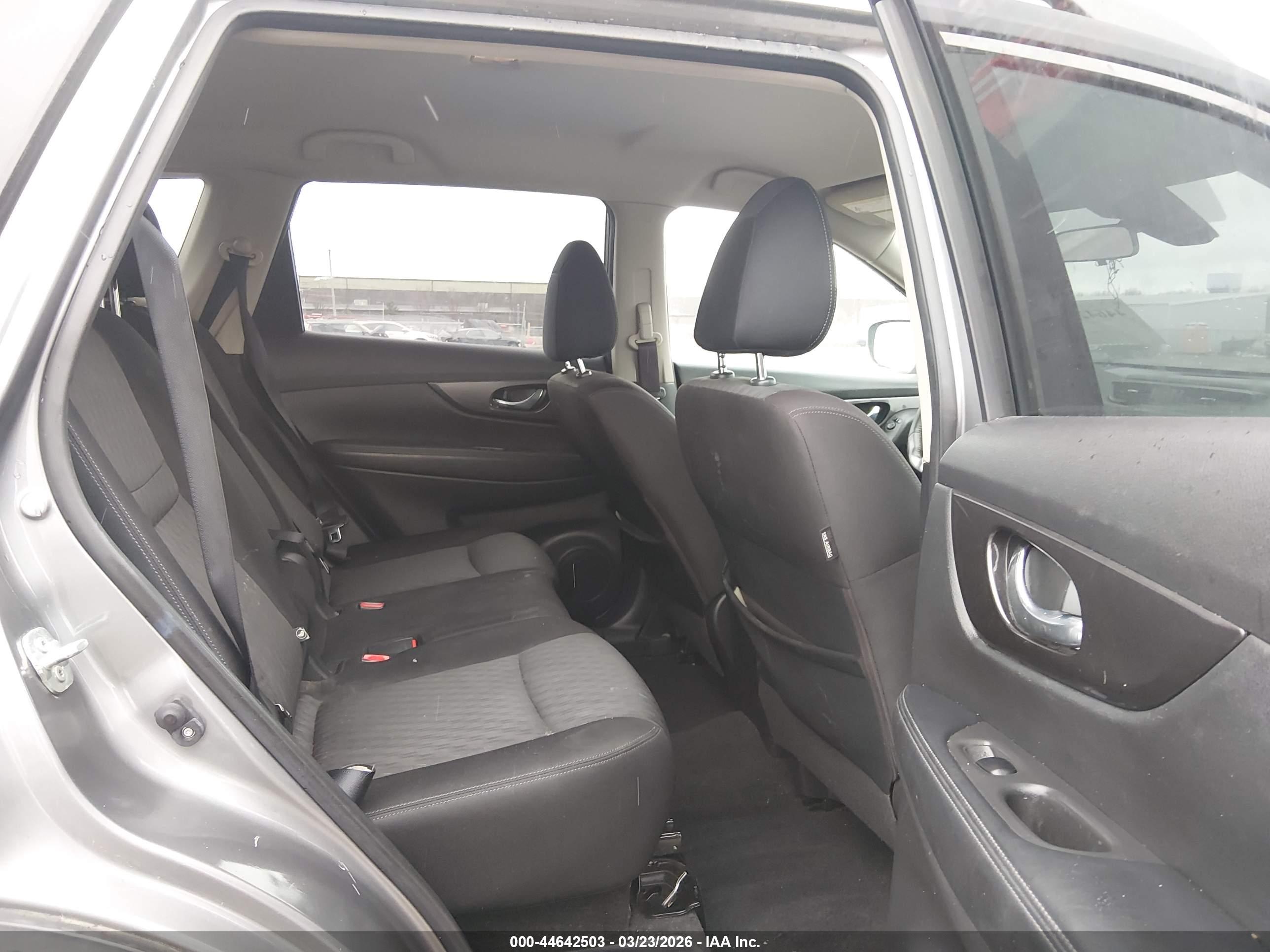 NISSAN ROGUE image 8