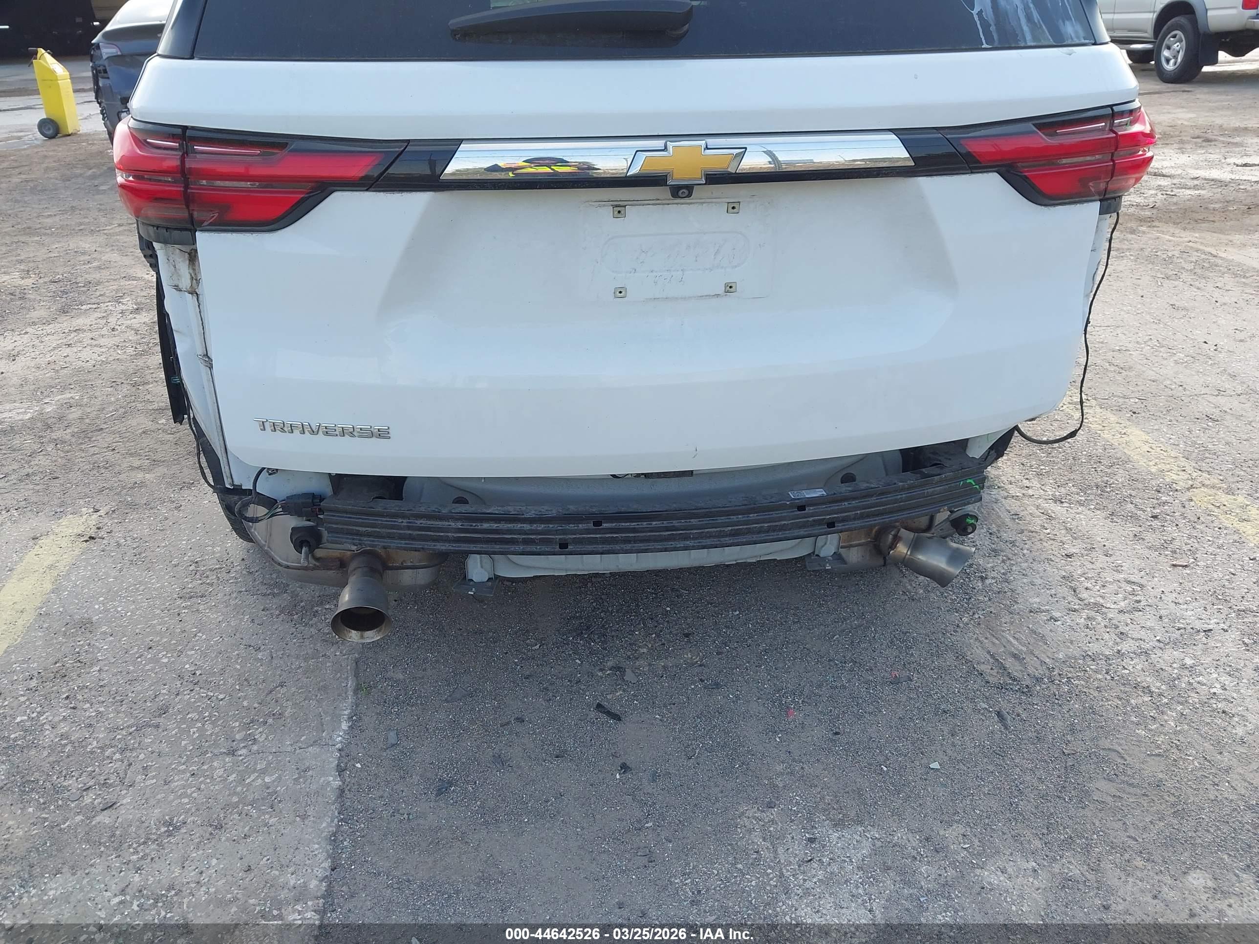 CHEVROLET TRAVERSE image 6