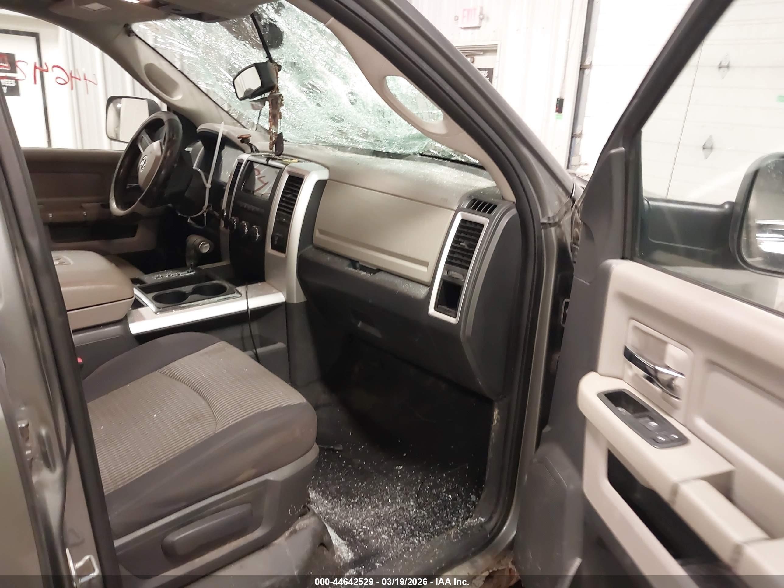 DODGE RAM image 5