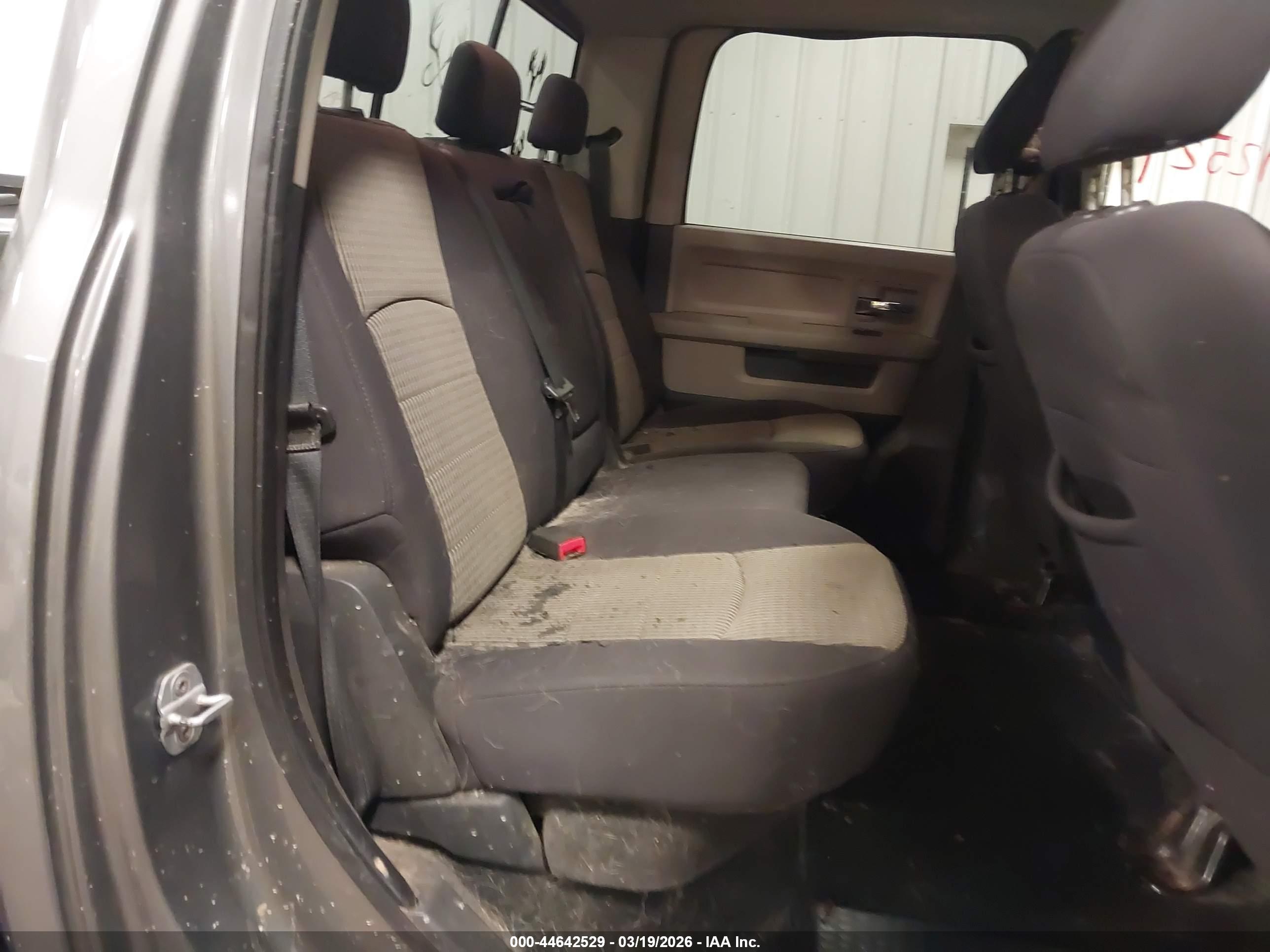 DODGE RAM image 8