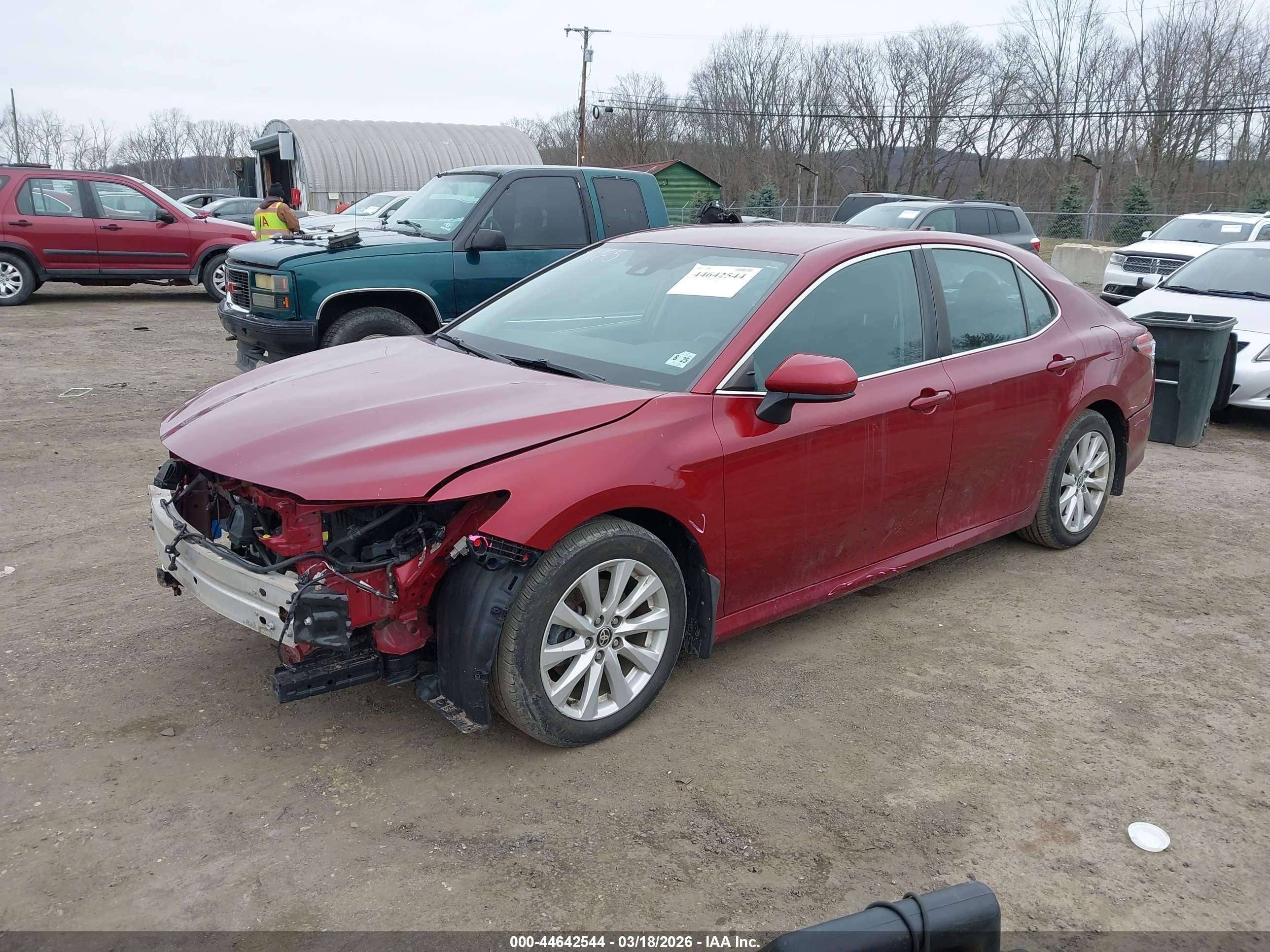 TOYOTA CAMRY image 2