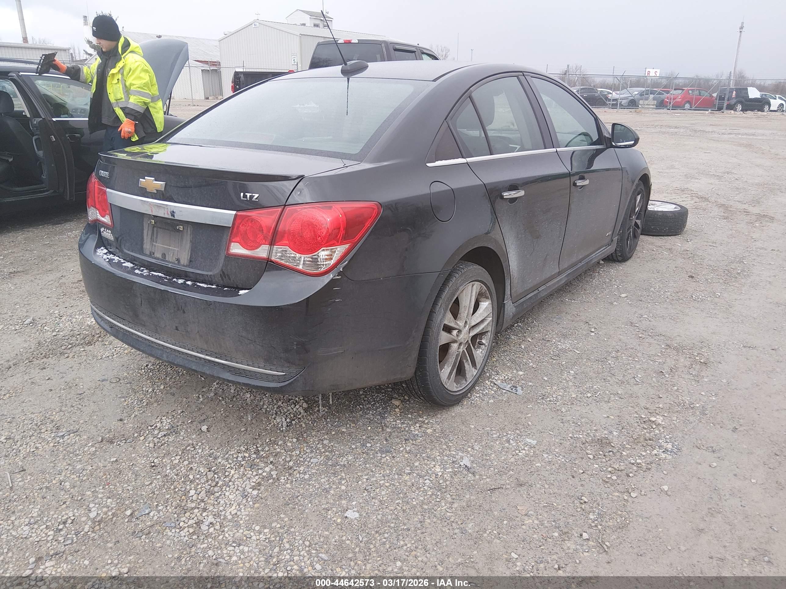CHEVROLET CRUZE image 4