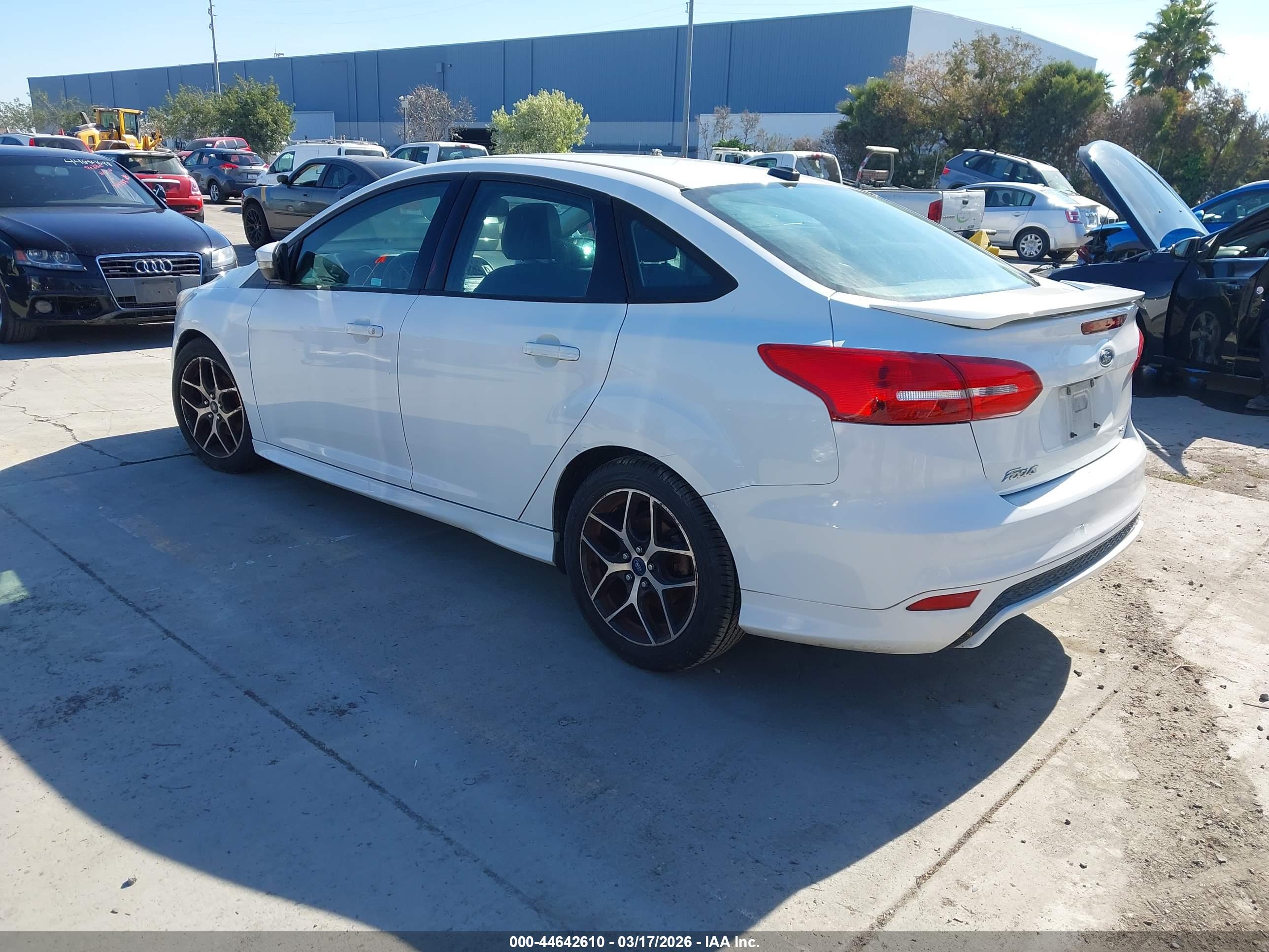 FORD FOCUS image 3