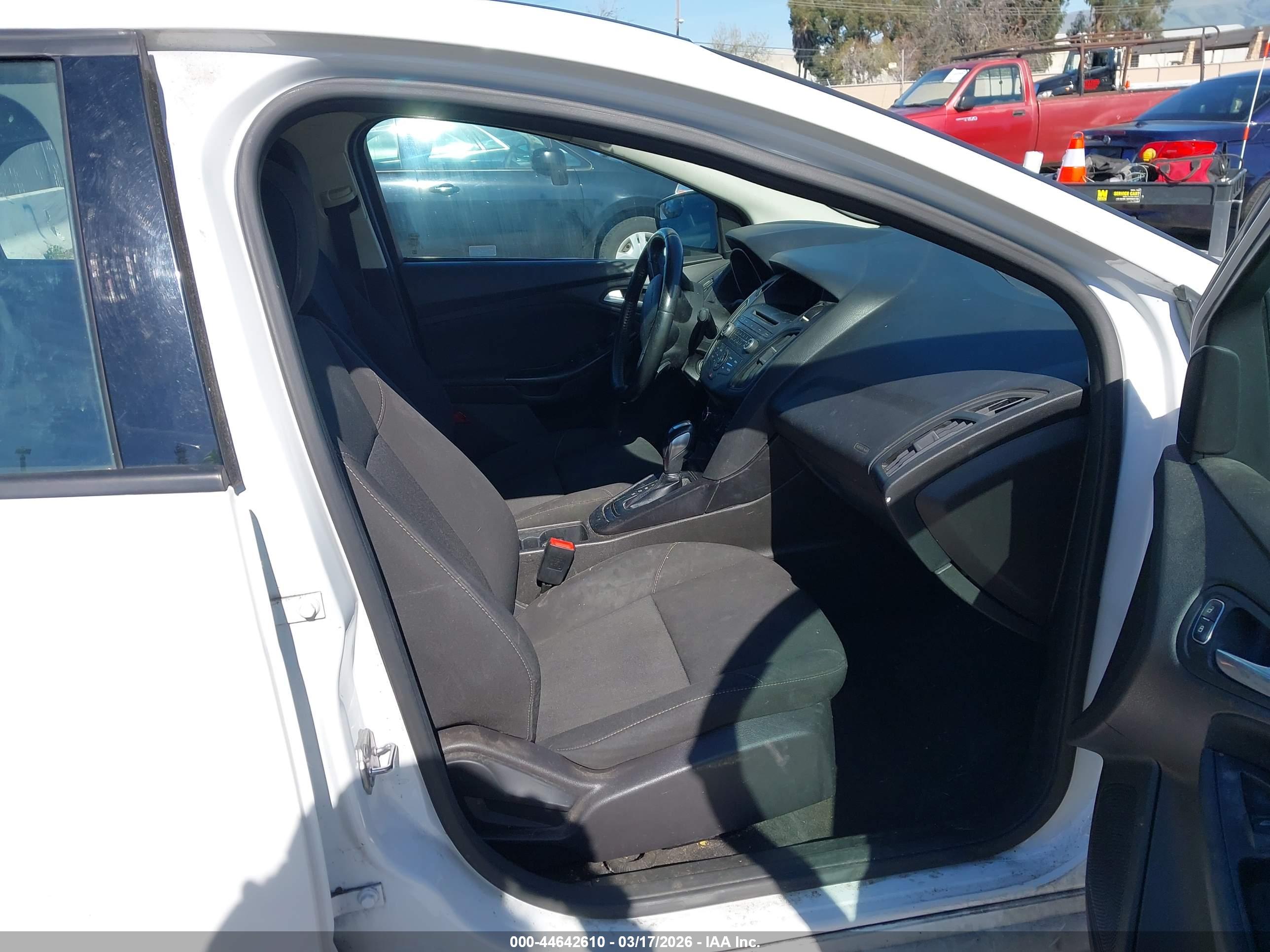 FORD FOCUS image 5