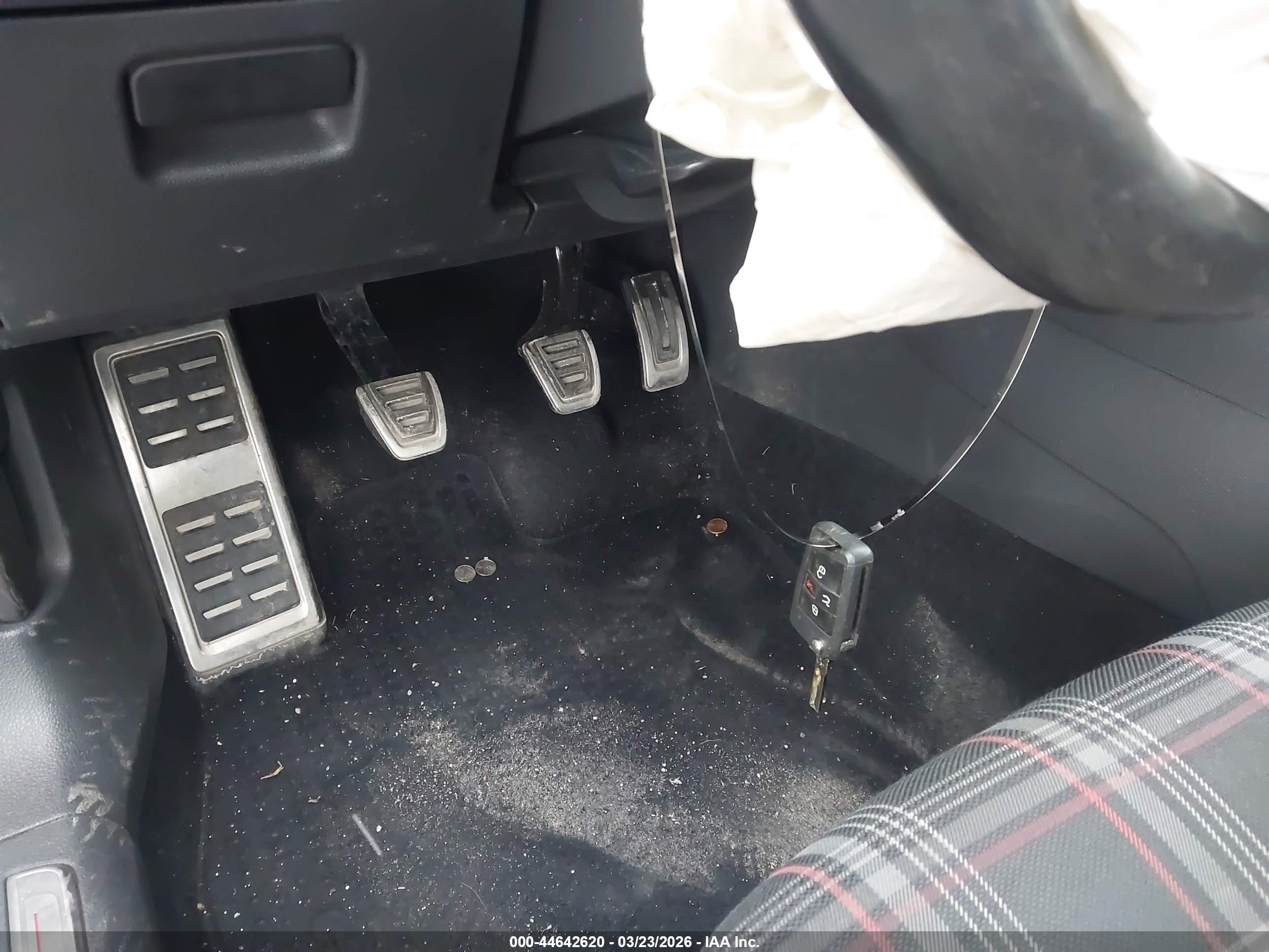 VOLKSWAGEN GOLF image 11