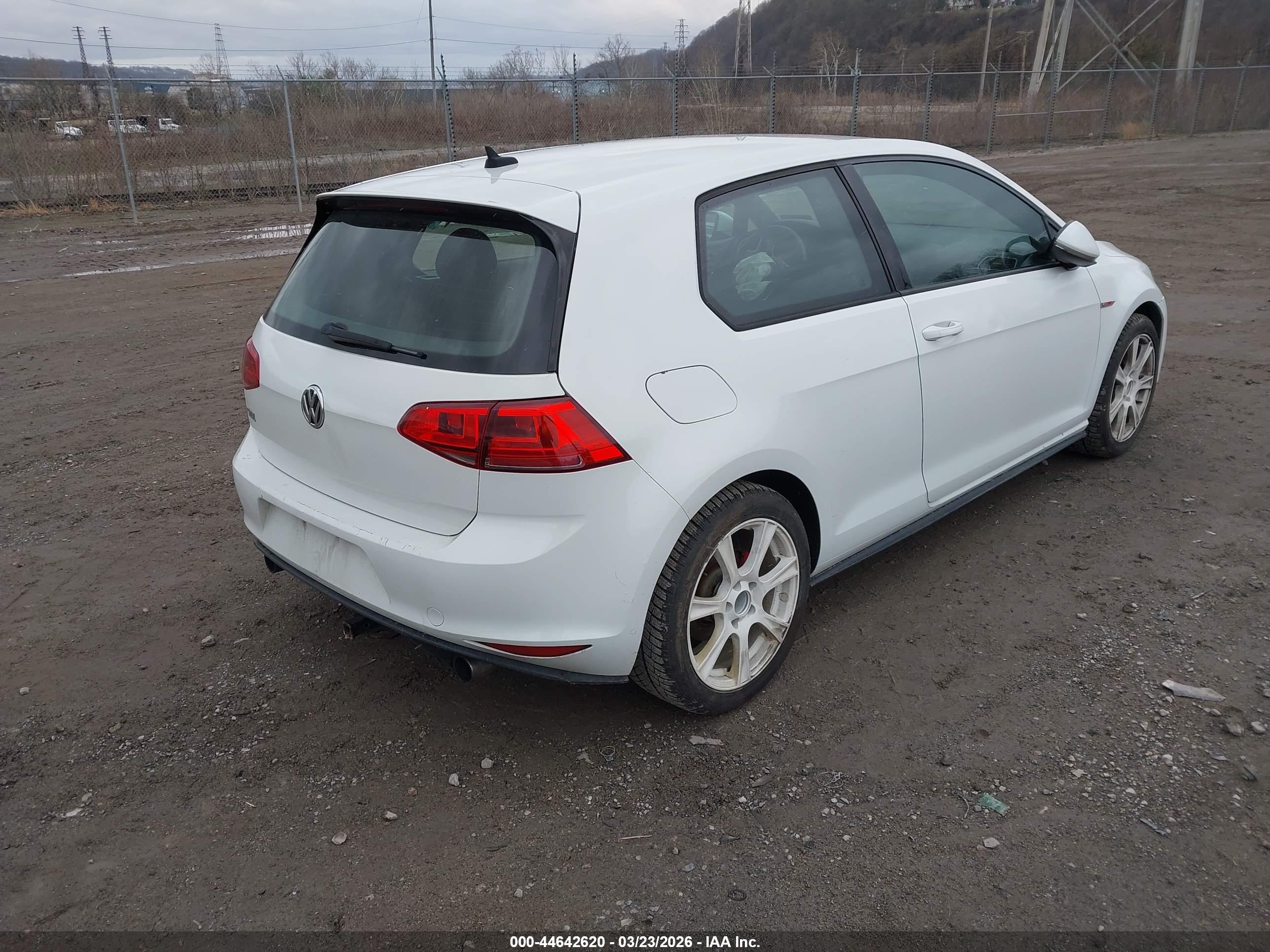VOLKSWAGEN GOLF image 4