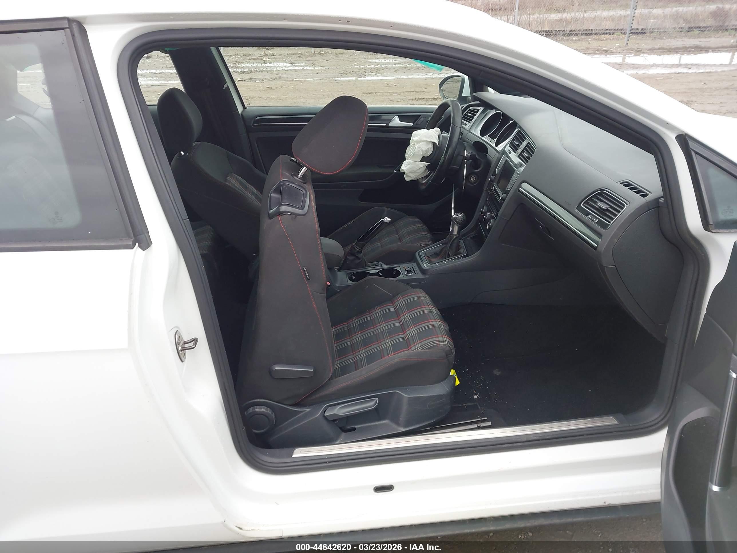 VOLKSWAGEN GOLF image 5