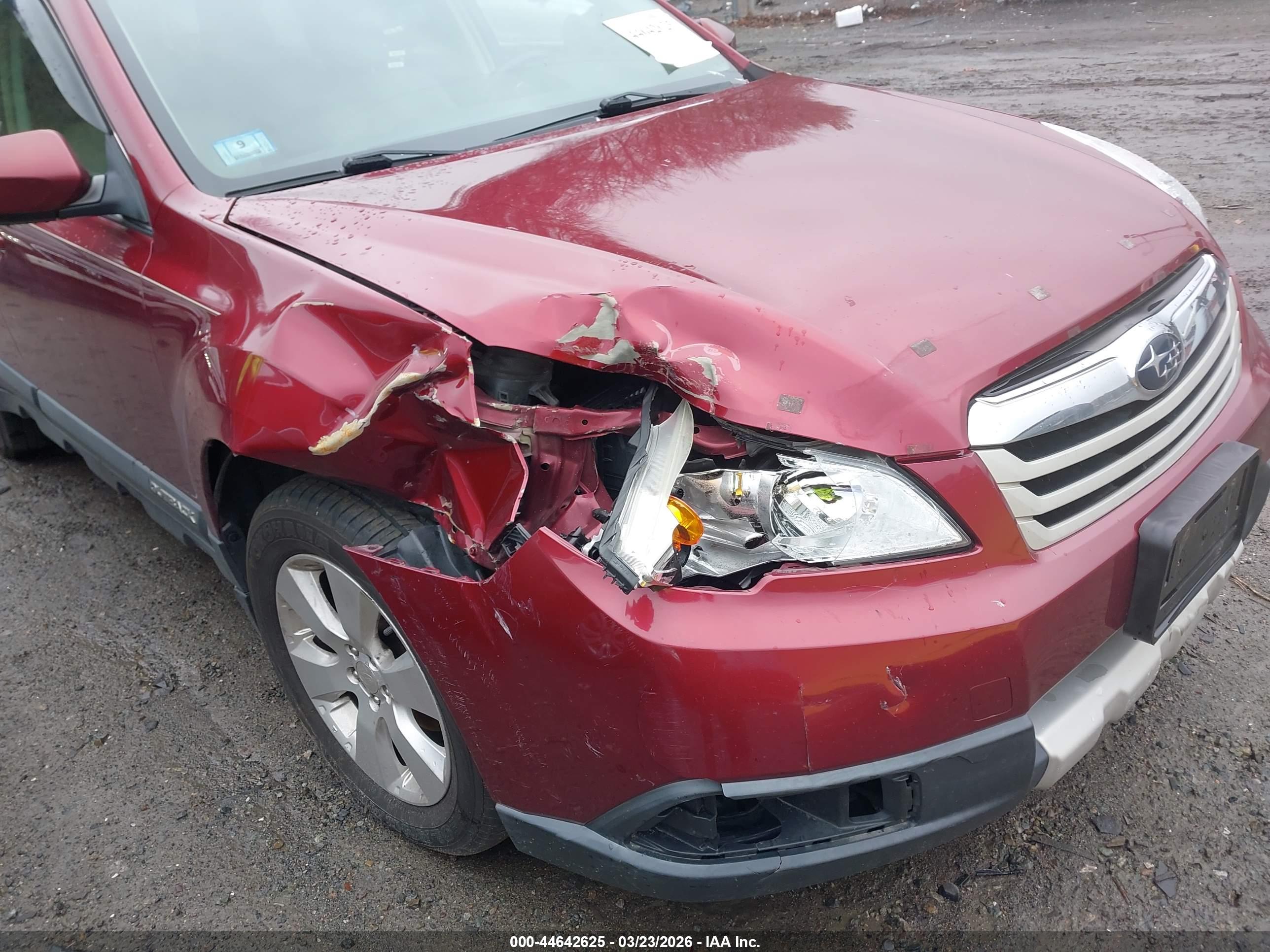 SUBARU OUTBACK image 6