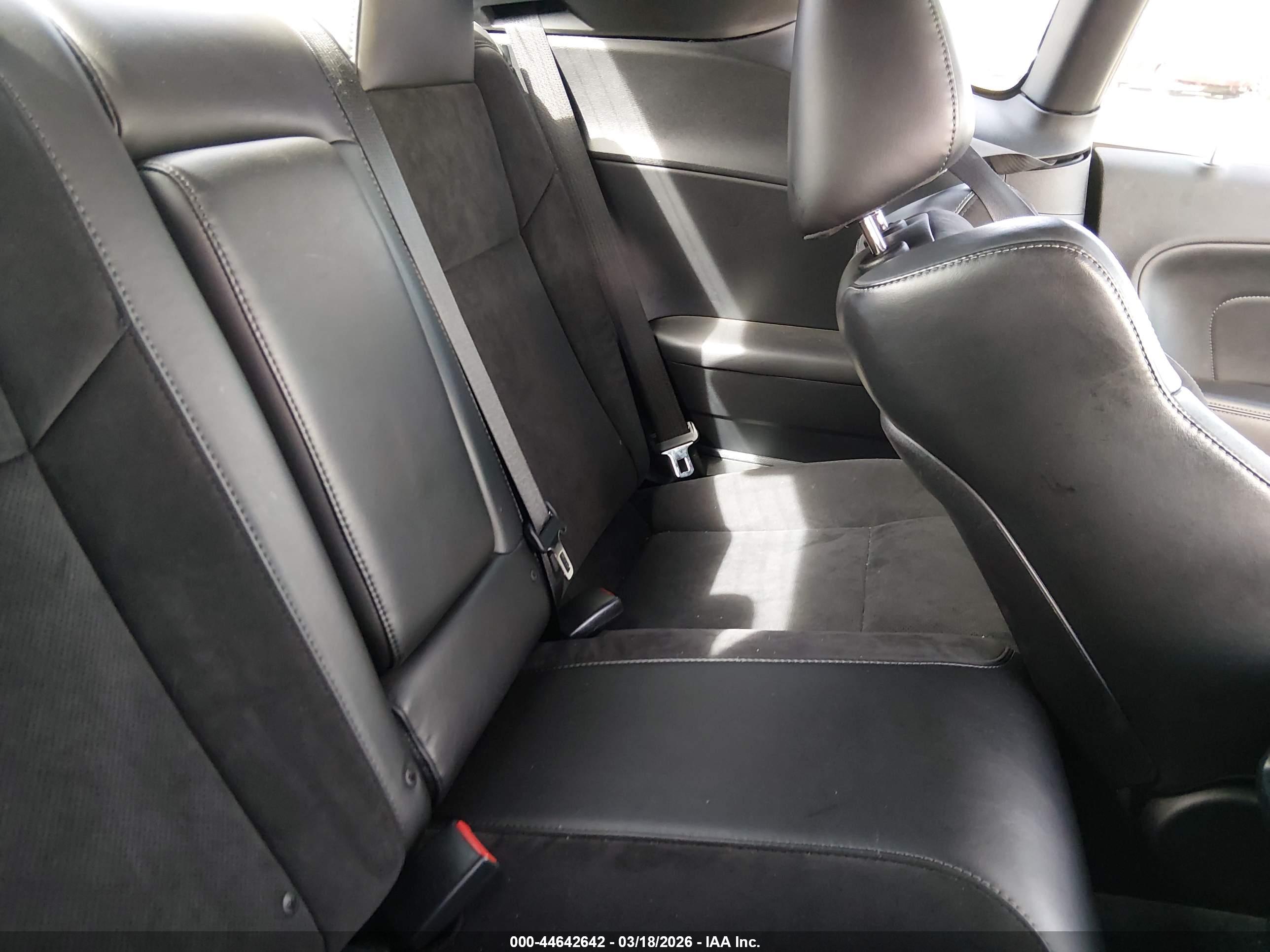 DODGE CHALLENGER image 8