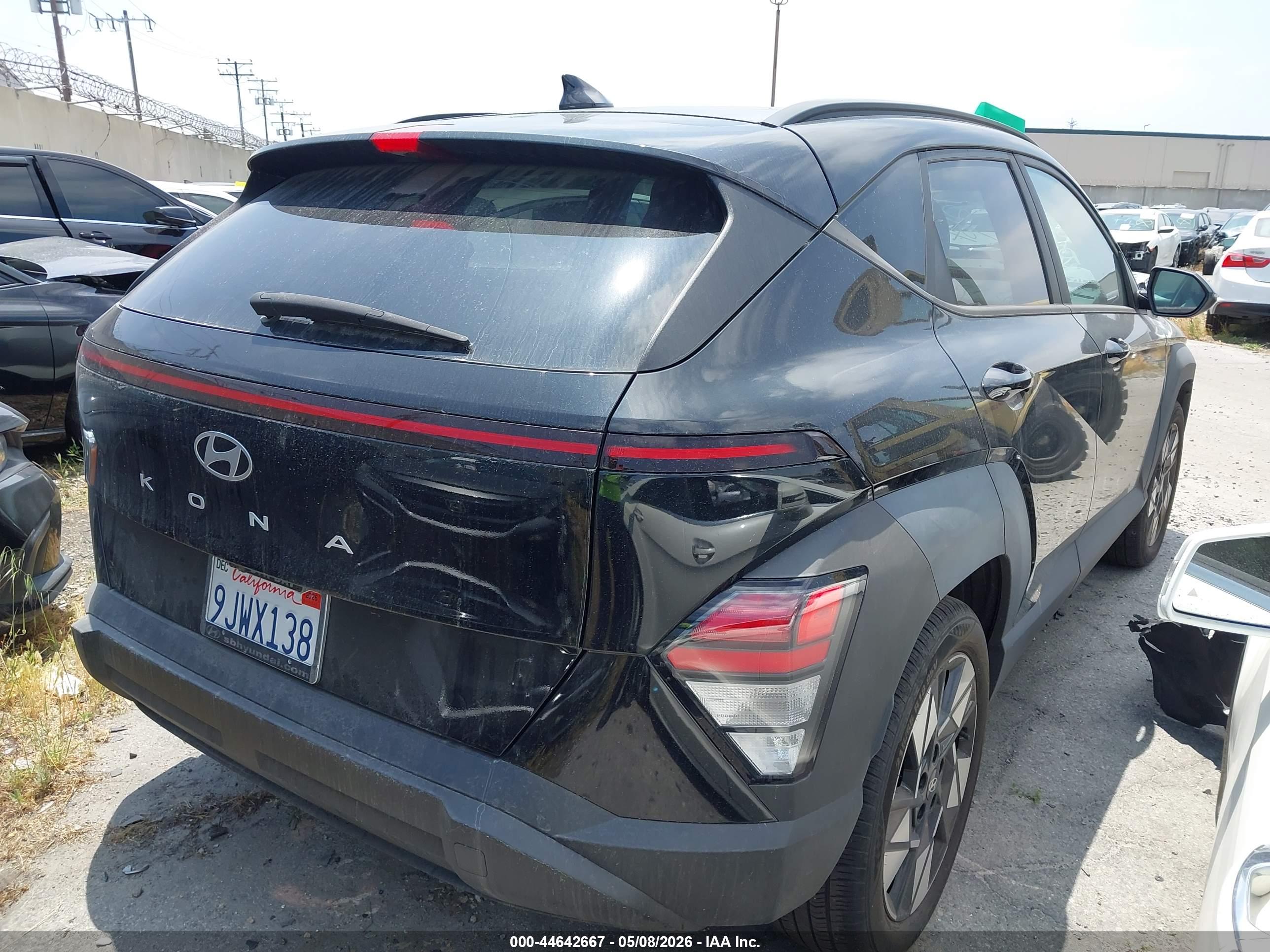 HYUNDAI KONA image 4