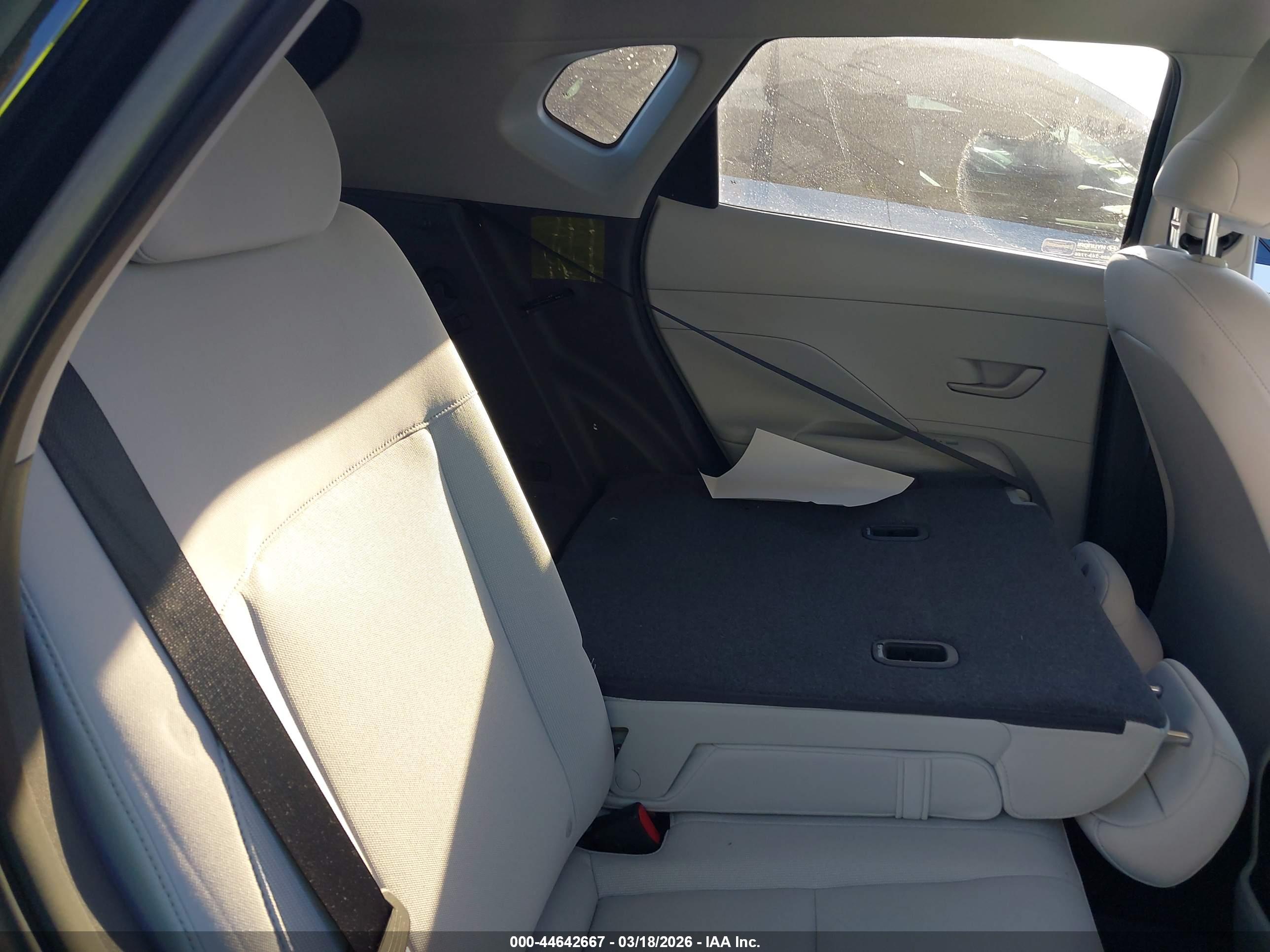 HYUNDAI KONA image 8