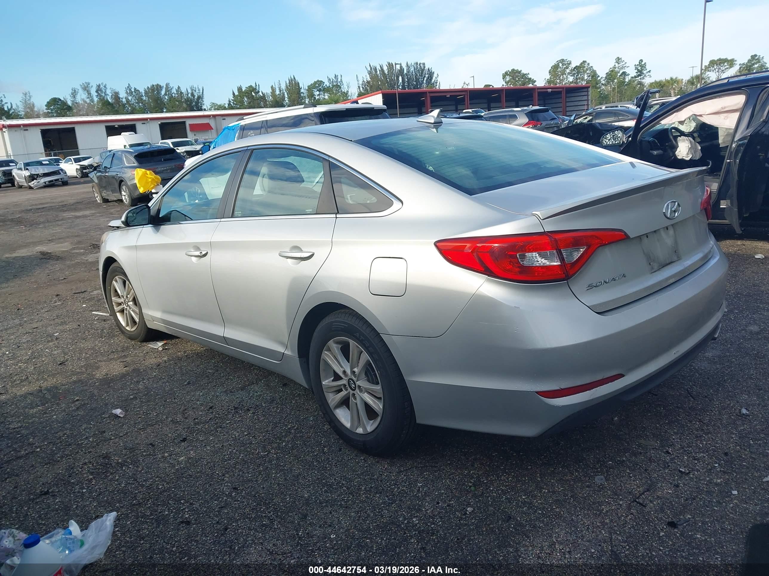 HYUNDAI SONATA image 3