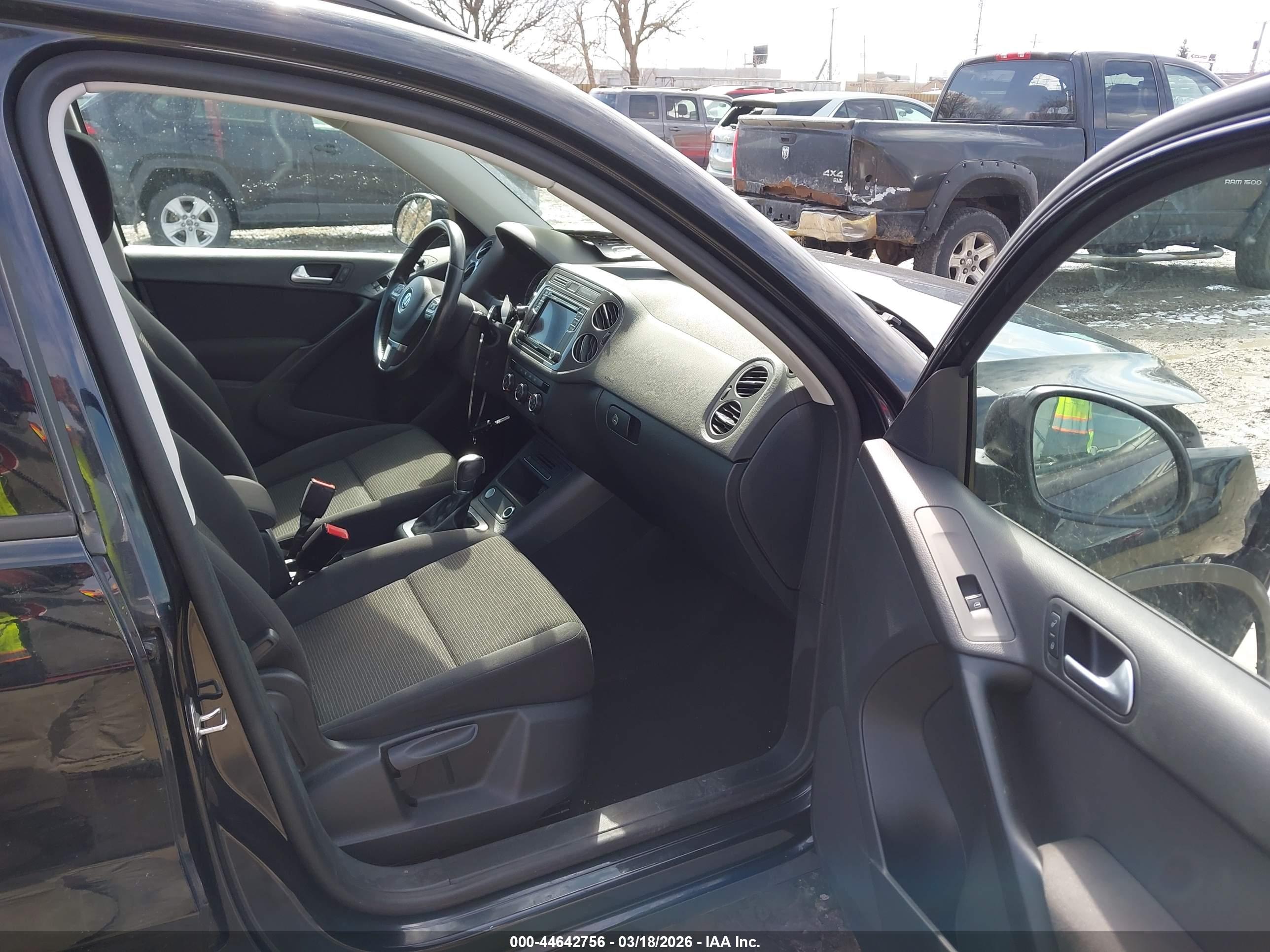 VOLKSWAGEN TIGUAN image 5