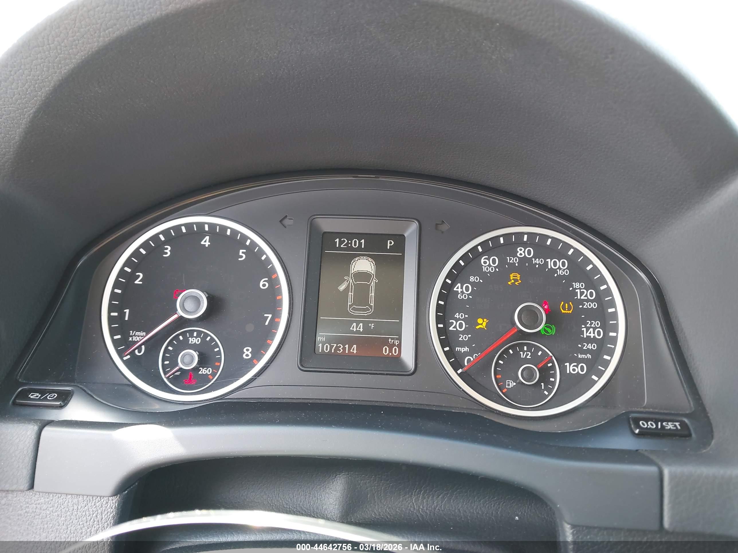 VOLKSWAGEN TIGUAN image 7