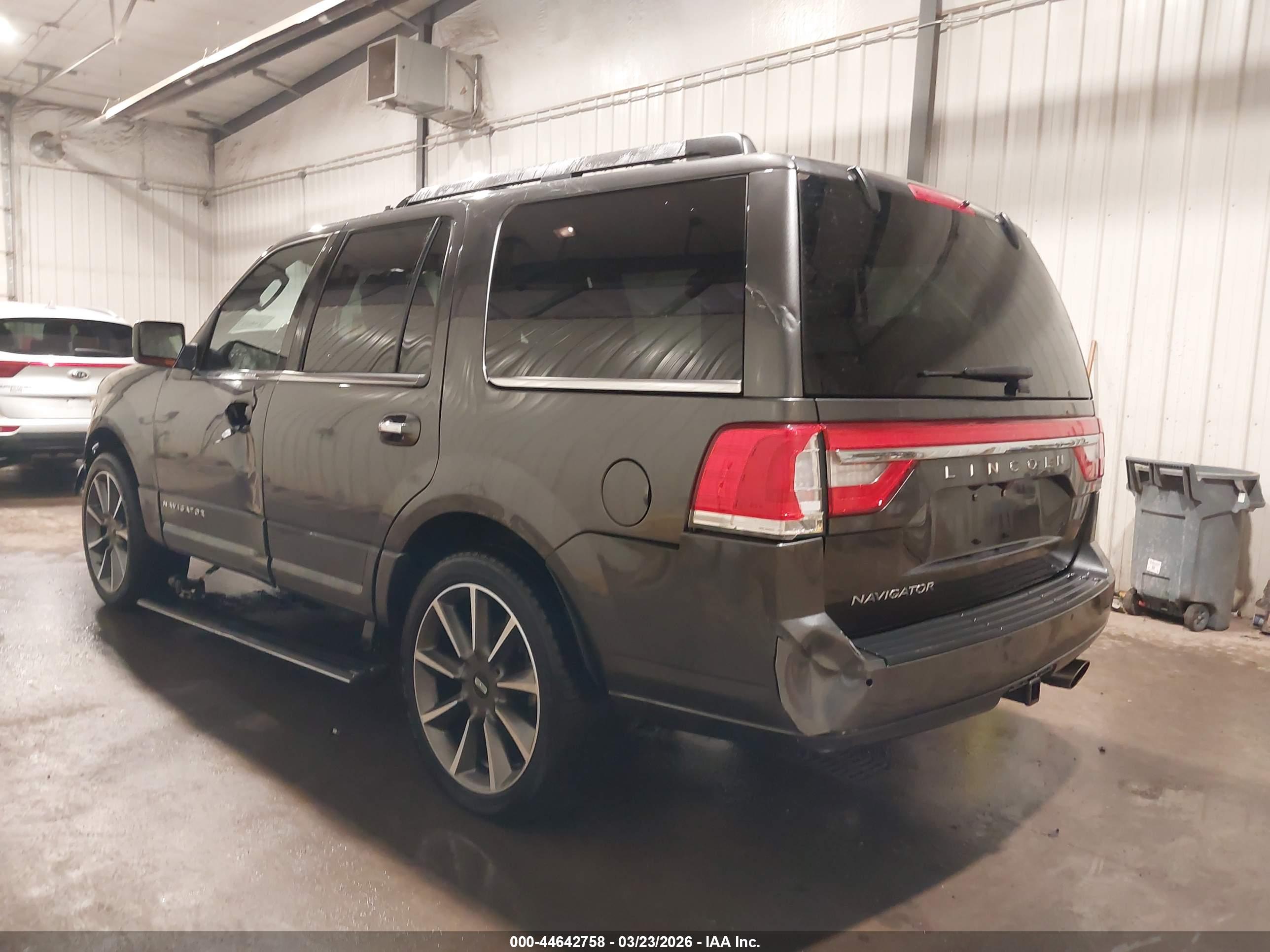 LINCOLN NAVIGATOR image 3