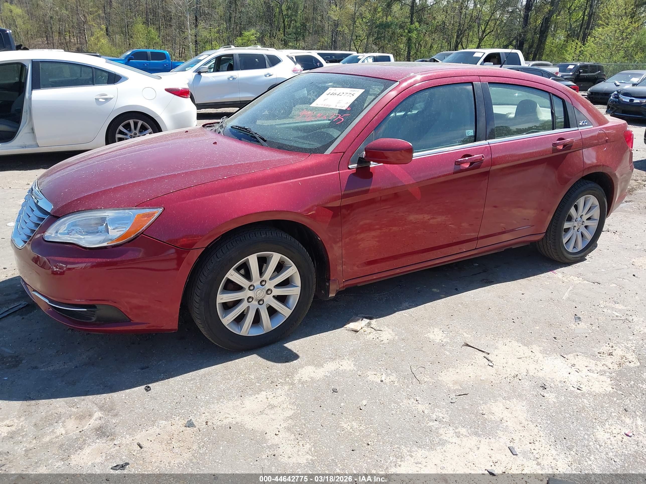 CHRYSLER 200 image 2