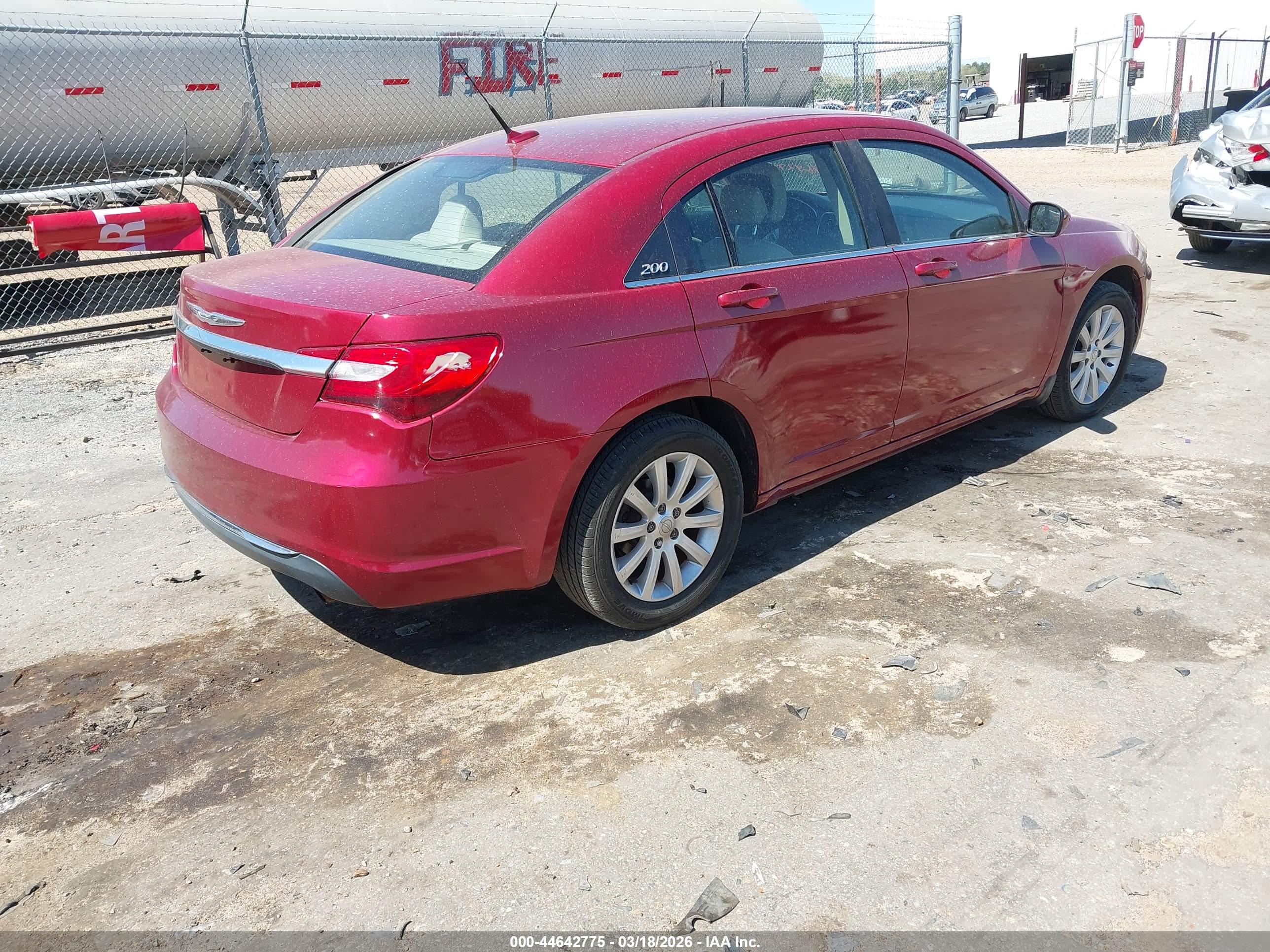 CHRYSLER 200 image 4
