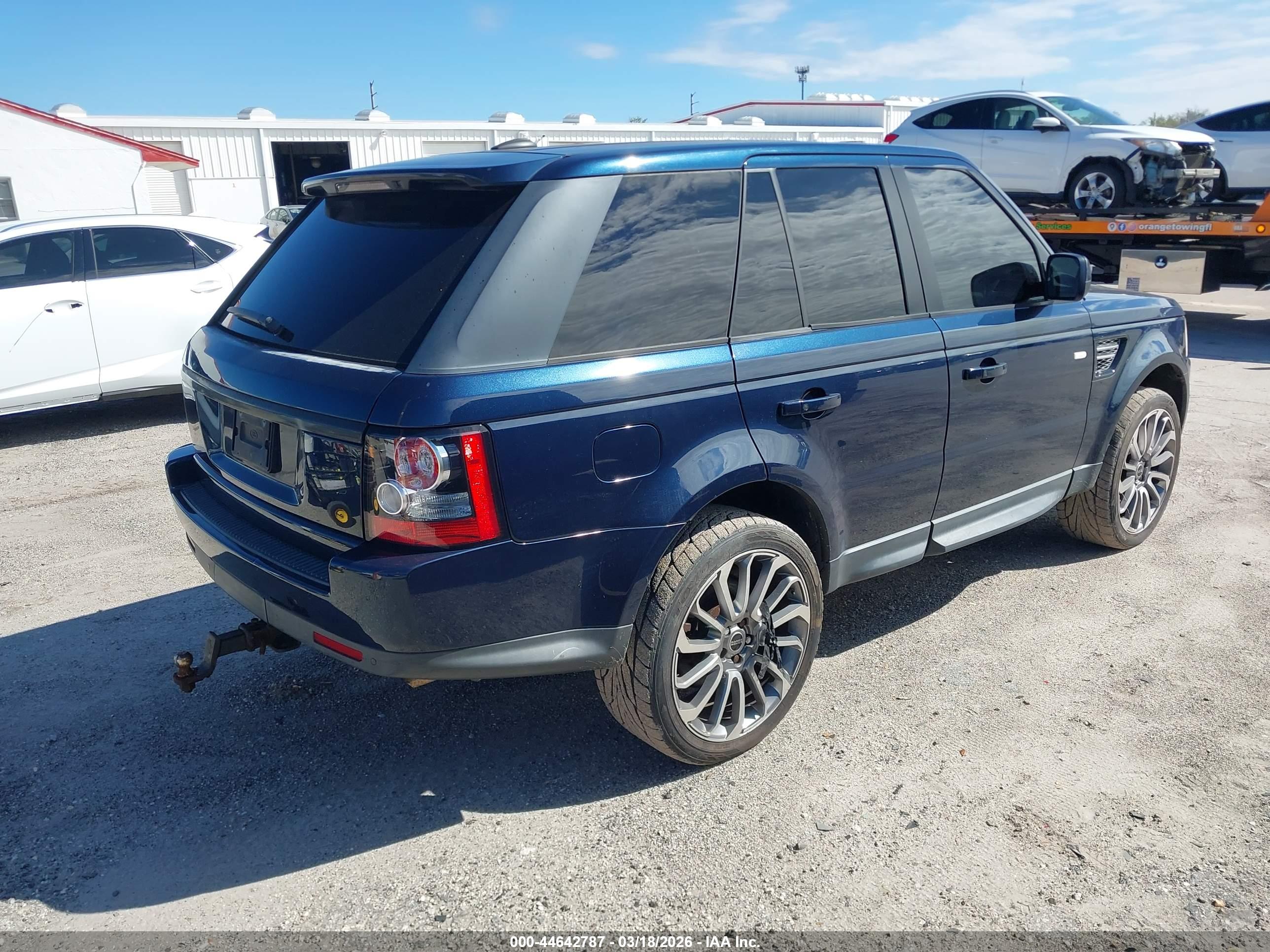 LAND ROVER image 4