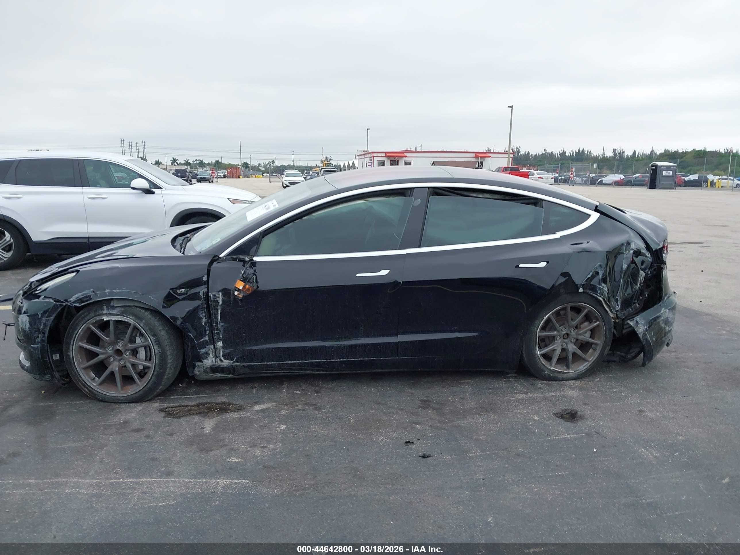 TESLA MODEL image 6