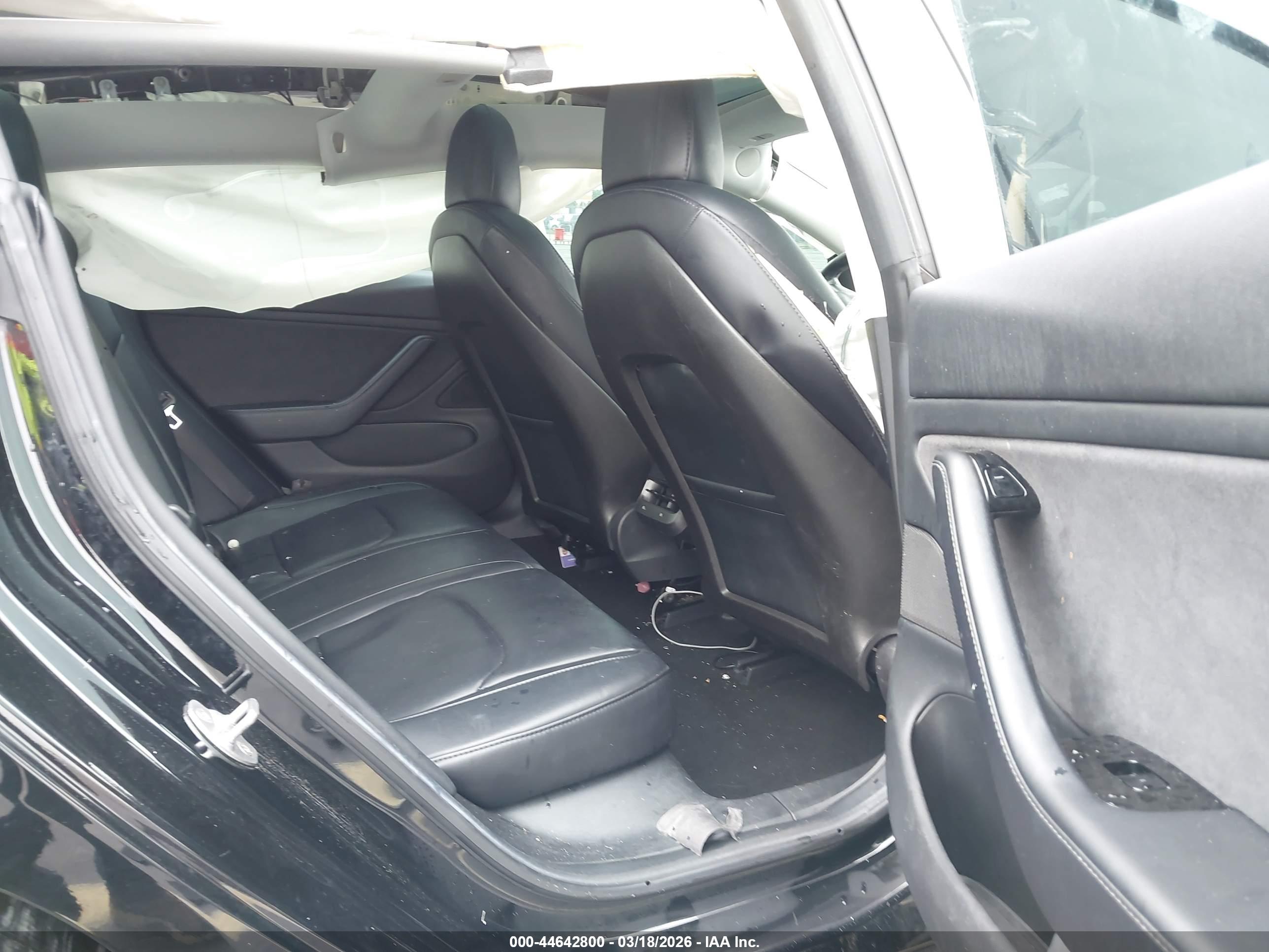 TESLA MODEL image 8
