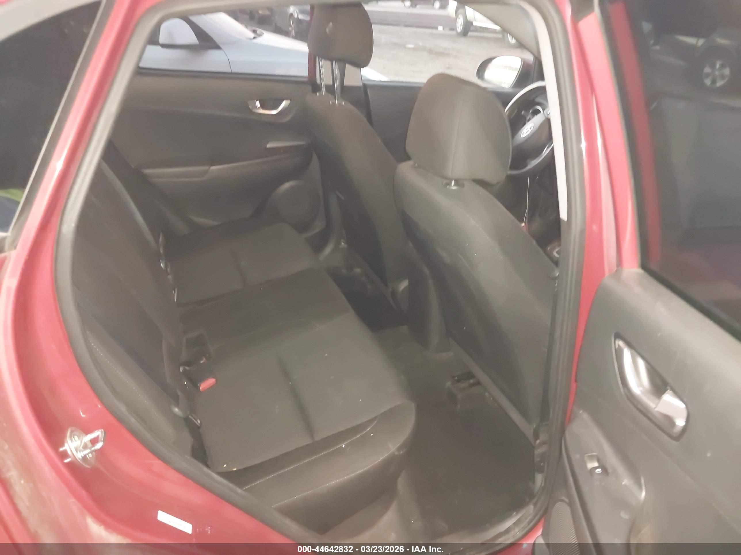 HYUNDAI KONA image 8