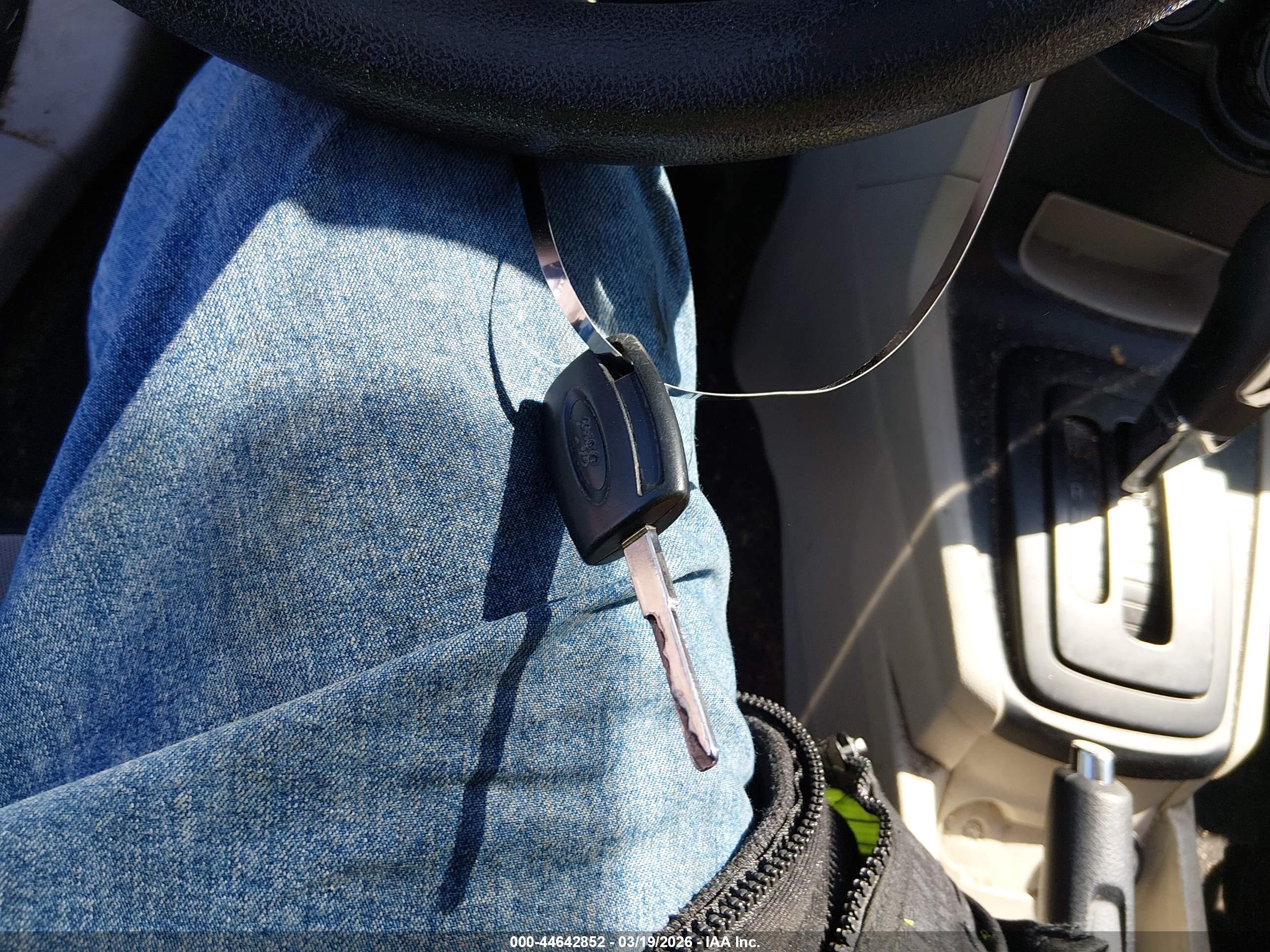 FORD FIESTA image 11