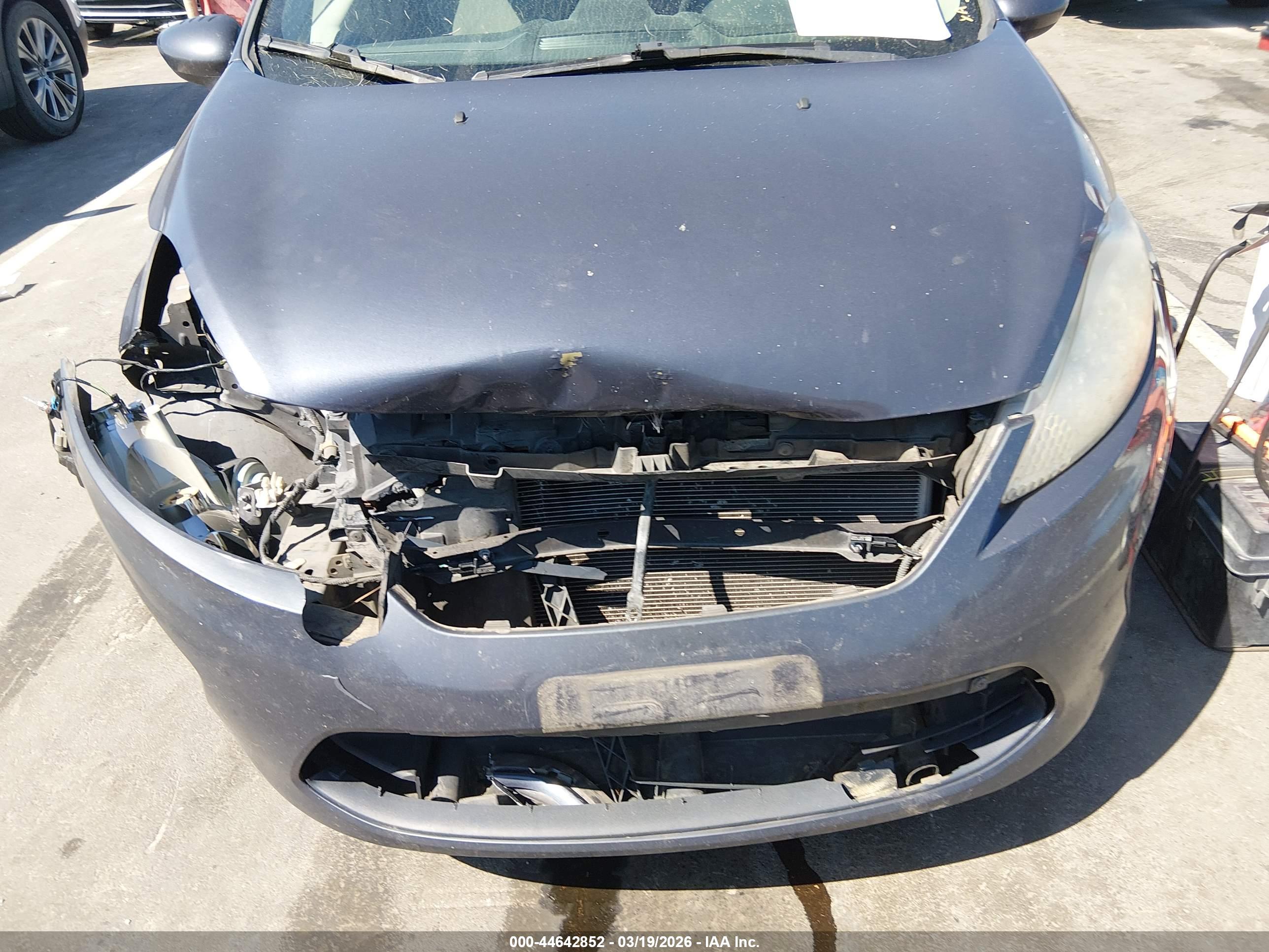 FORD FIESTA image 6