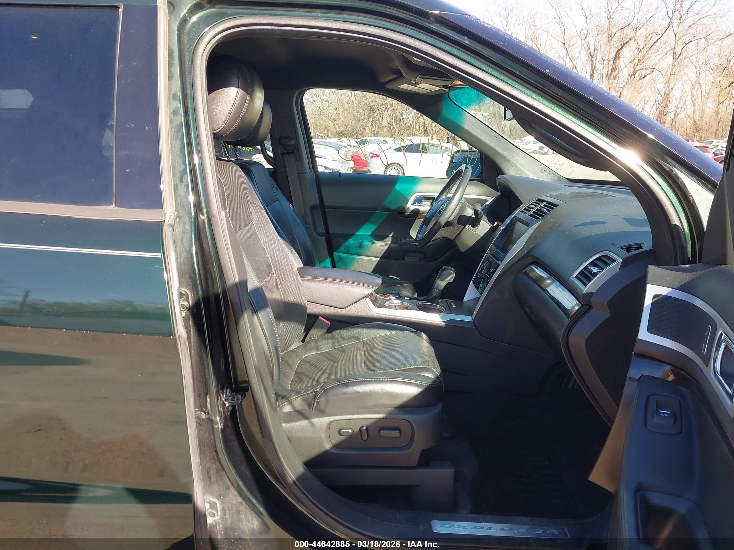 FORD EXPLORER image 5