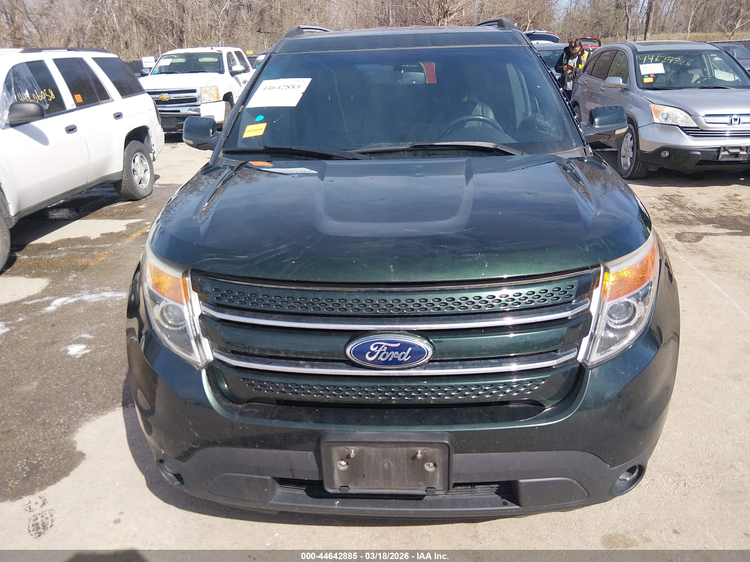 FORD EXPLORER image 6