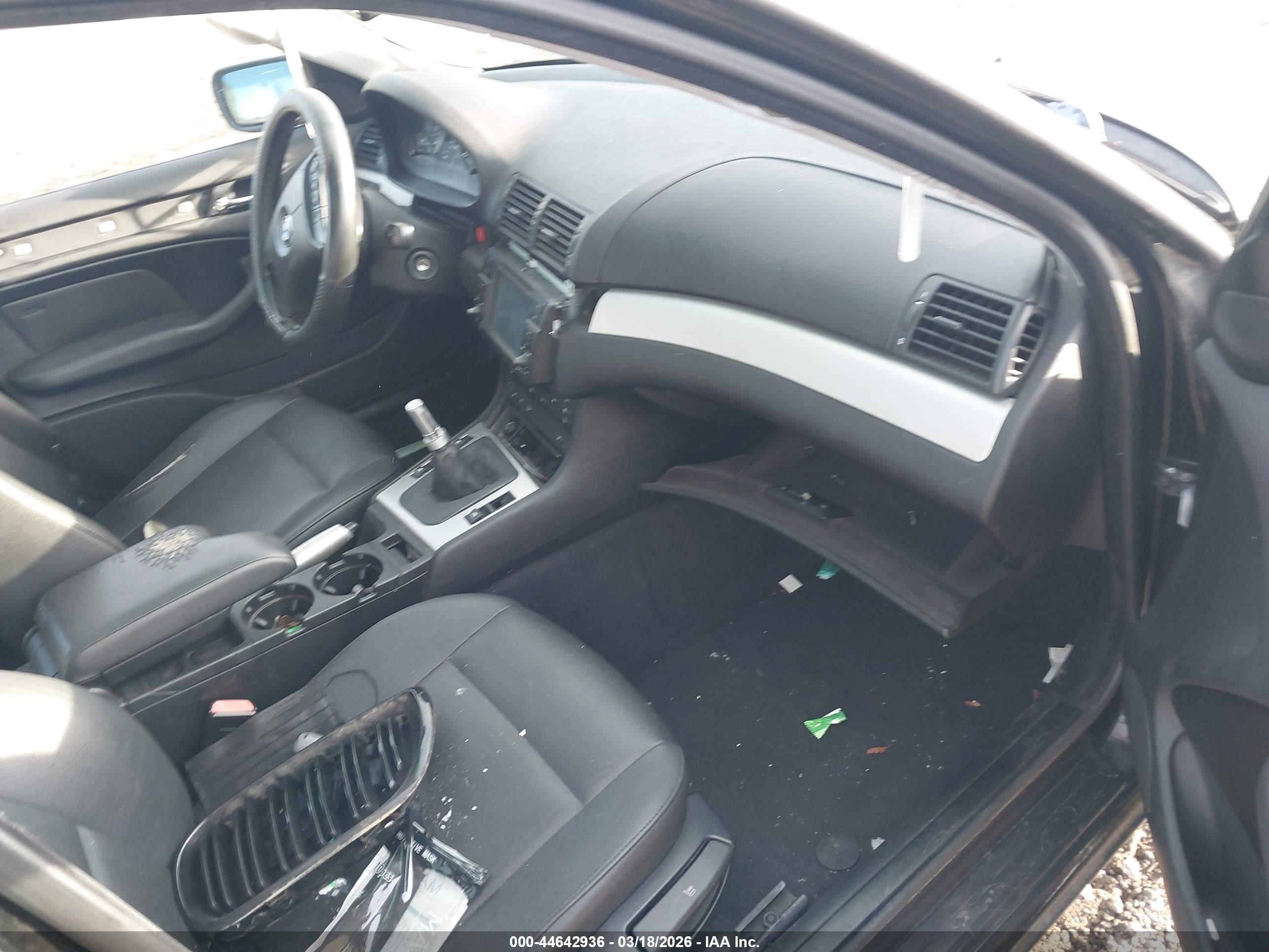 BMW 325XI image 5