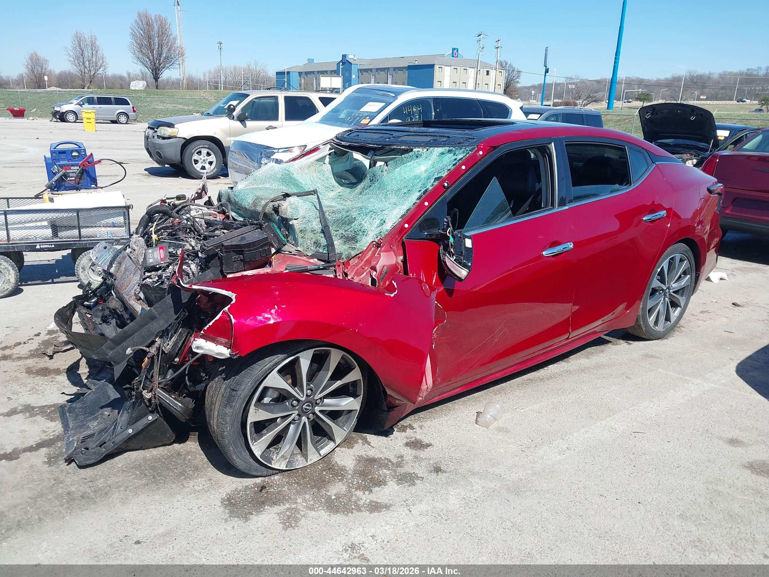 NISSAN MAXIMA image 2