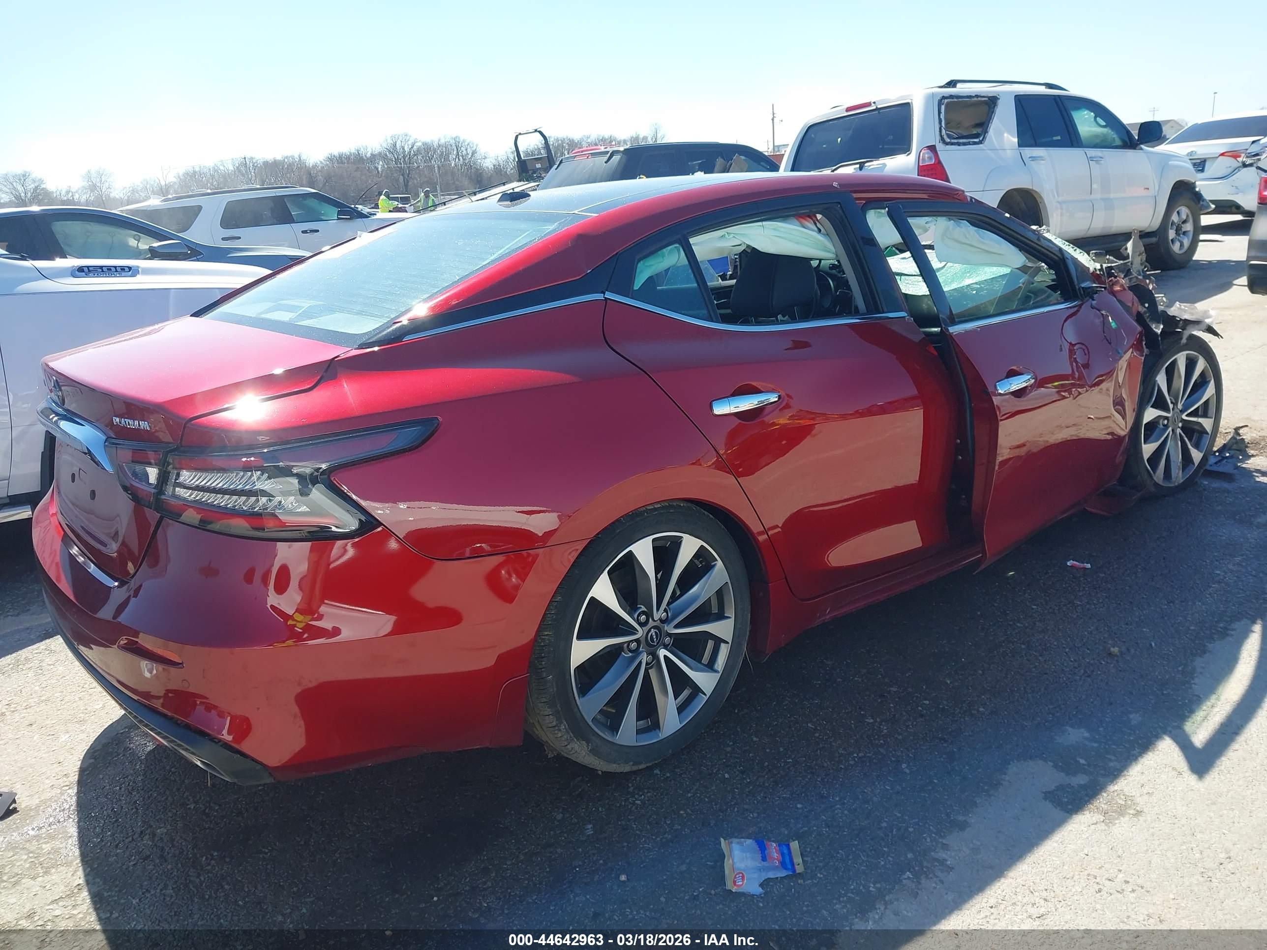 NISSAN MAXIMA image 4