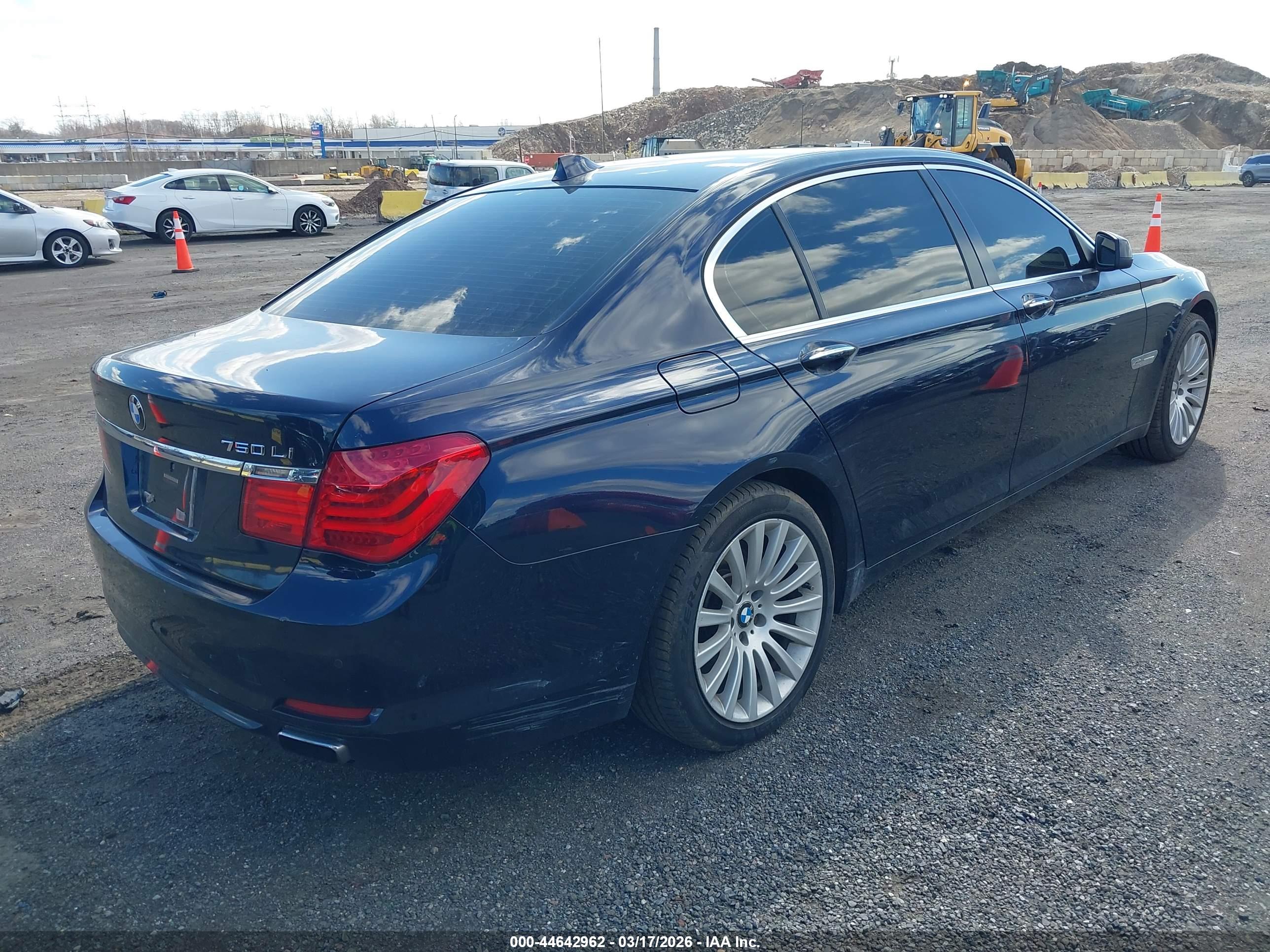 BMW 750LI image 4