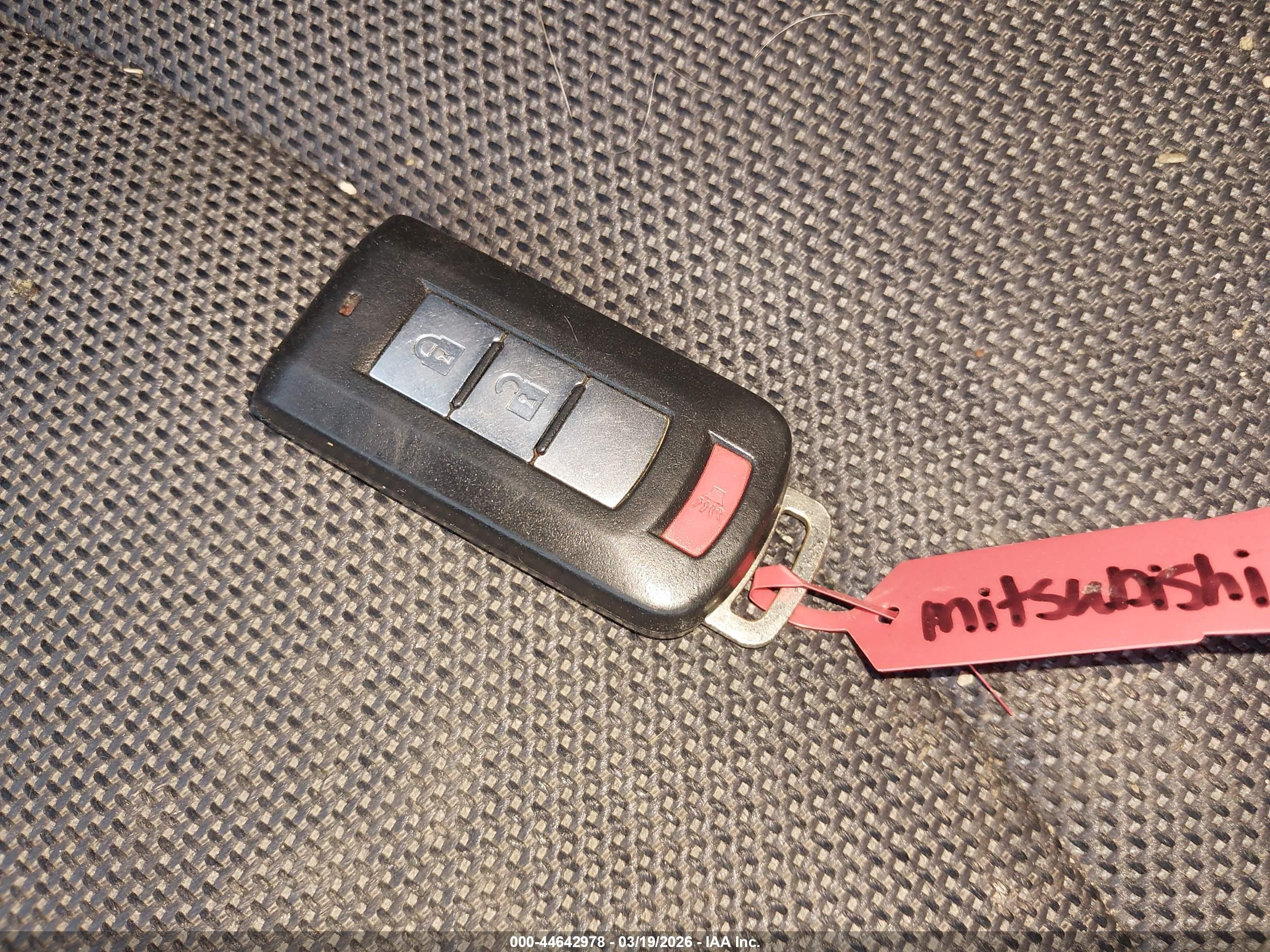 MITSUBISHI OUTLANDER image 11