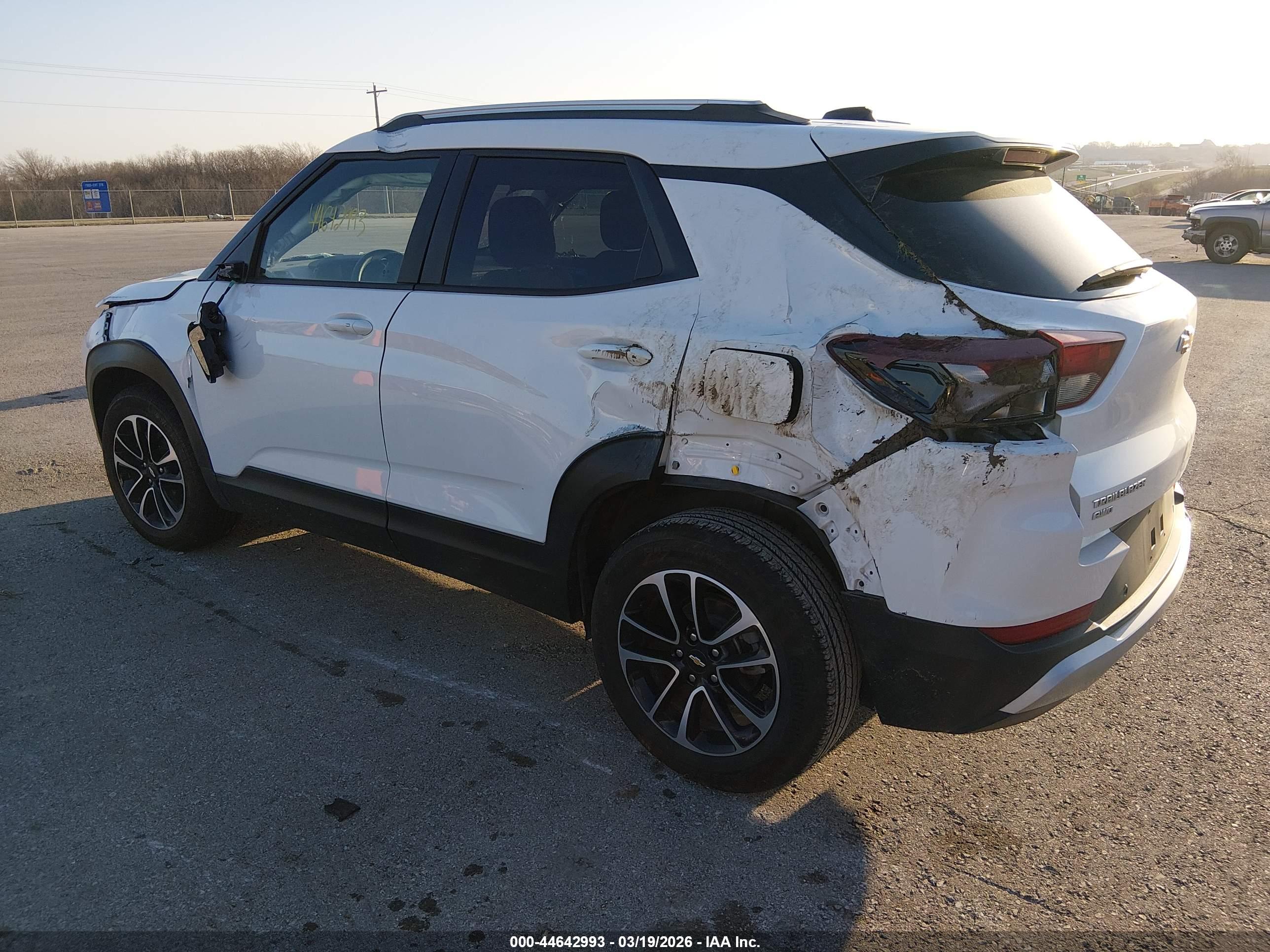 CHEVROLET TRAILBLAZER image 3