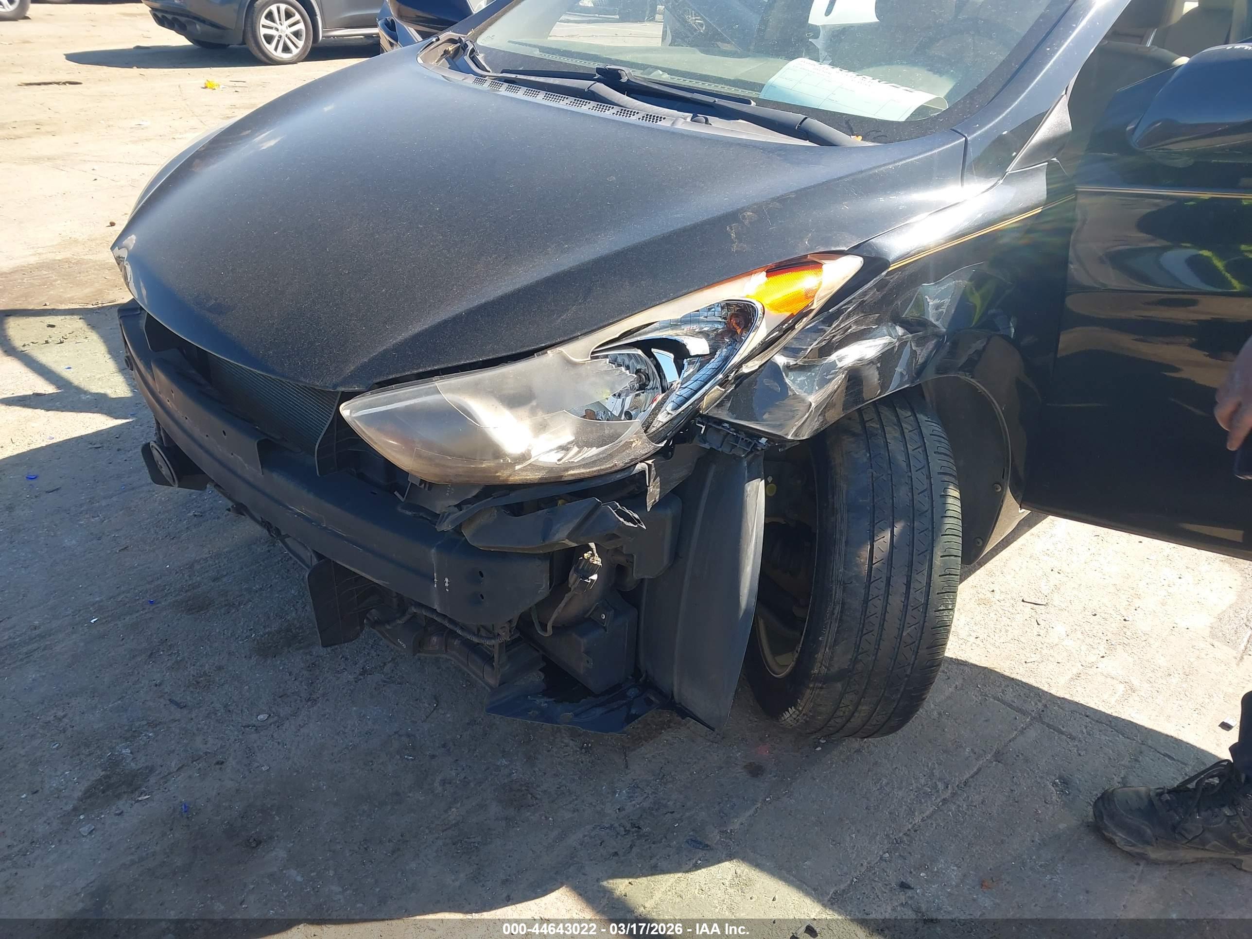 HYUNDAI ELANTRA image 6