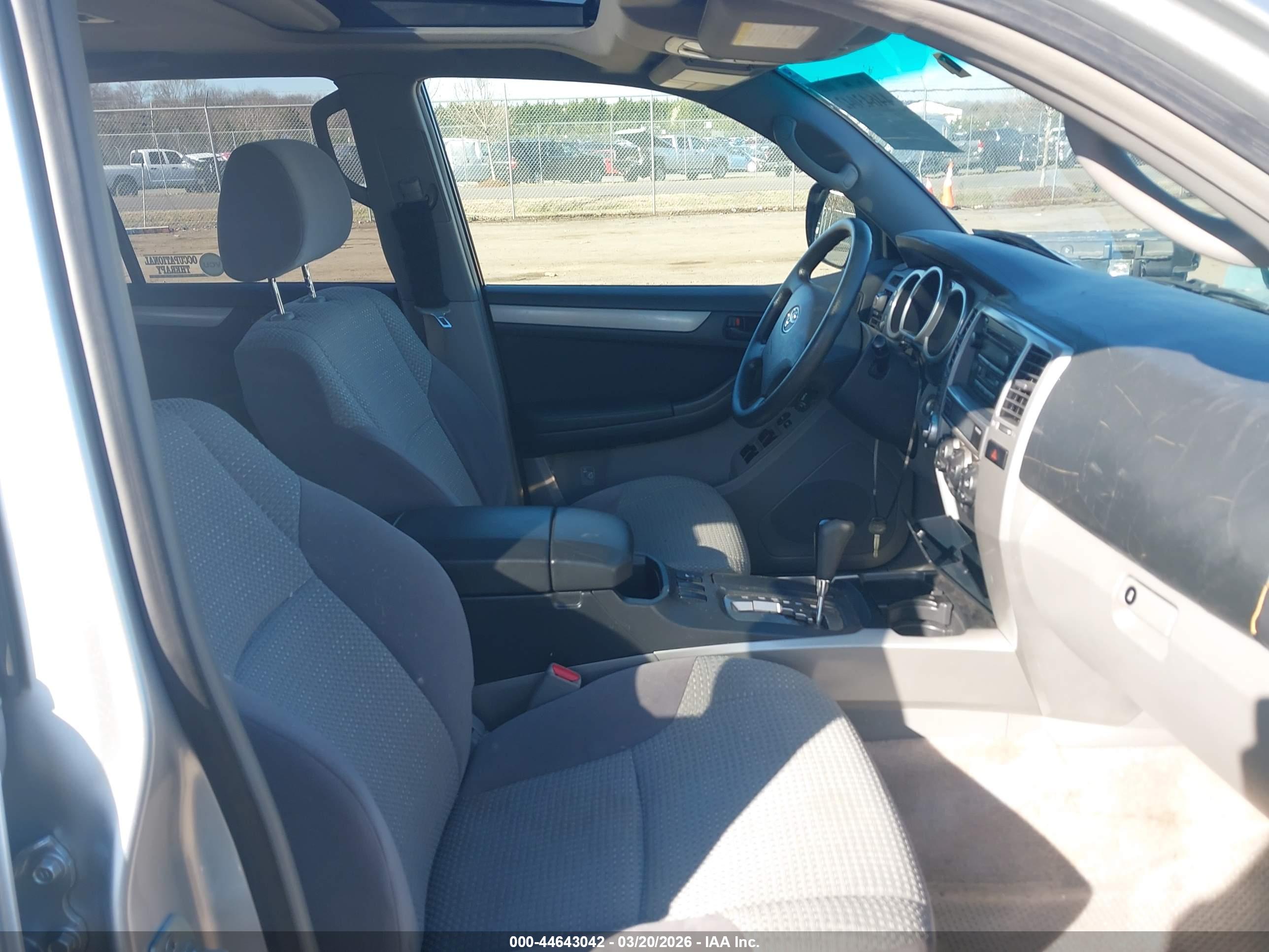 TOYOTA 4RUNNER image 5