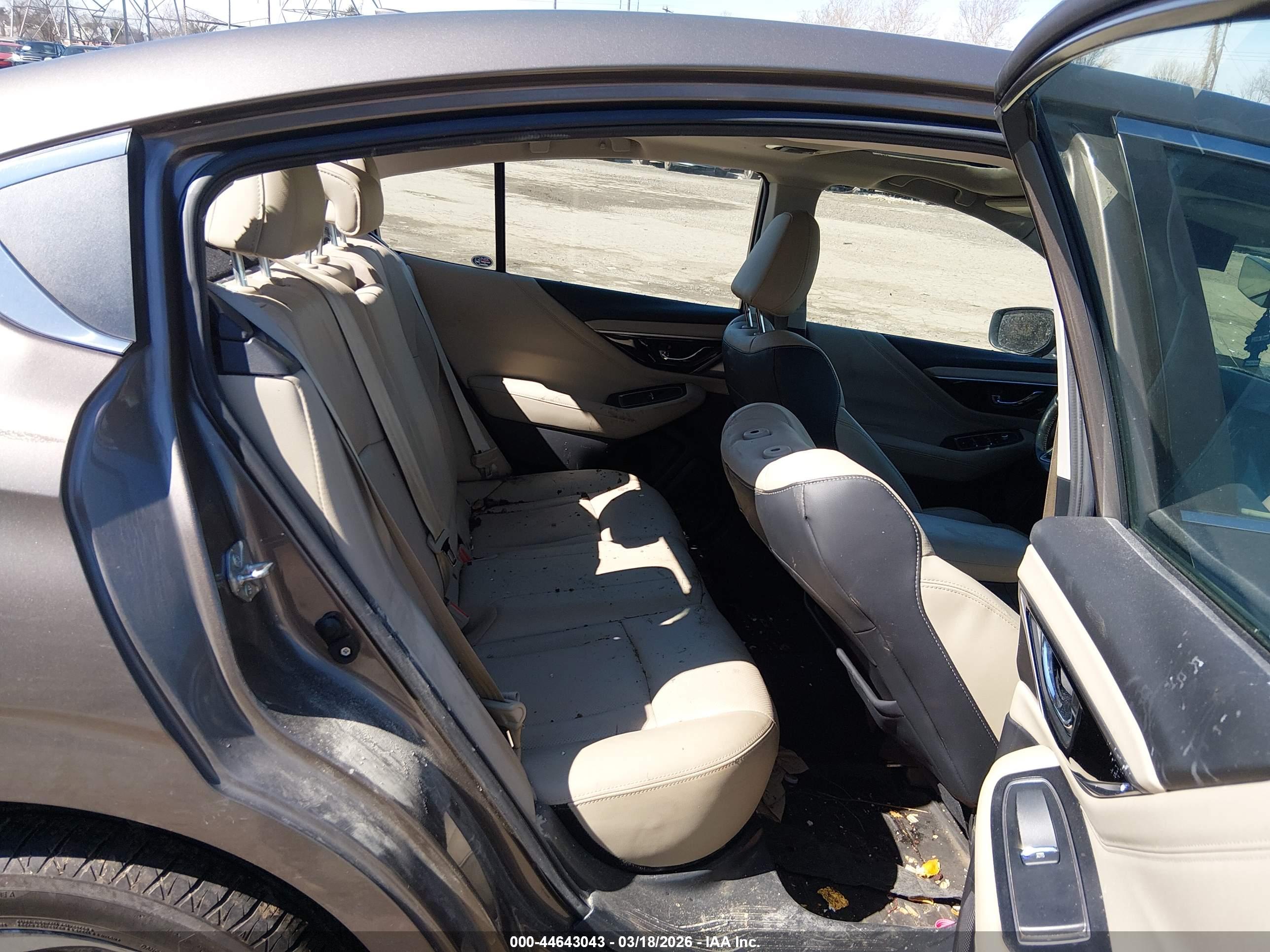 SUBARU LEGACY image 8
