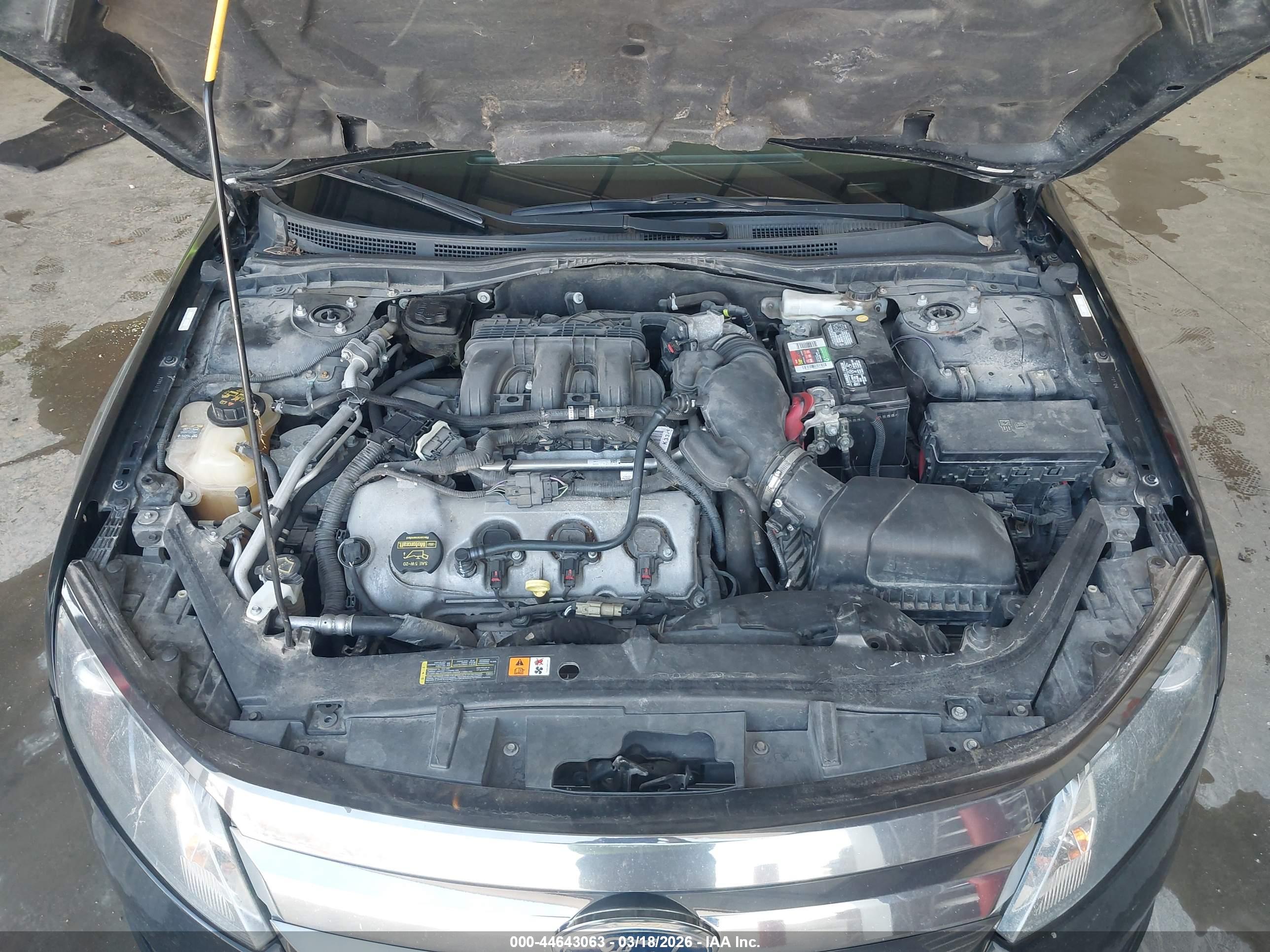 FORD FUSION image 10