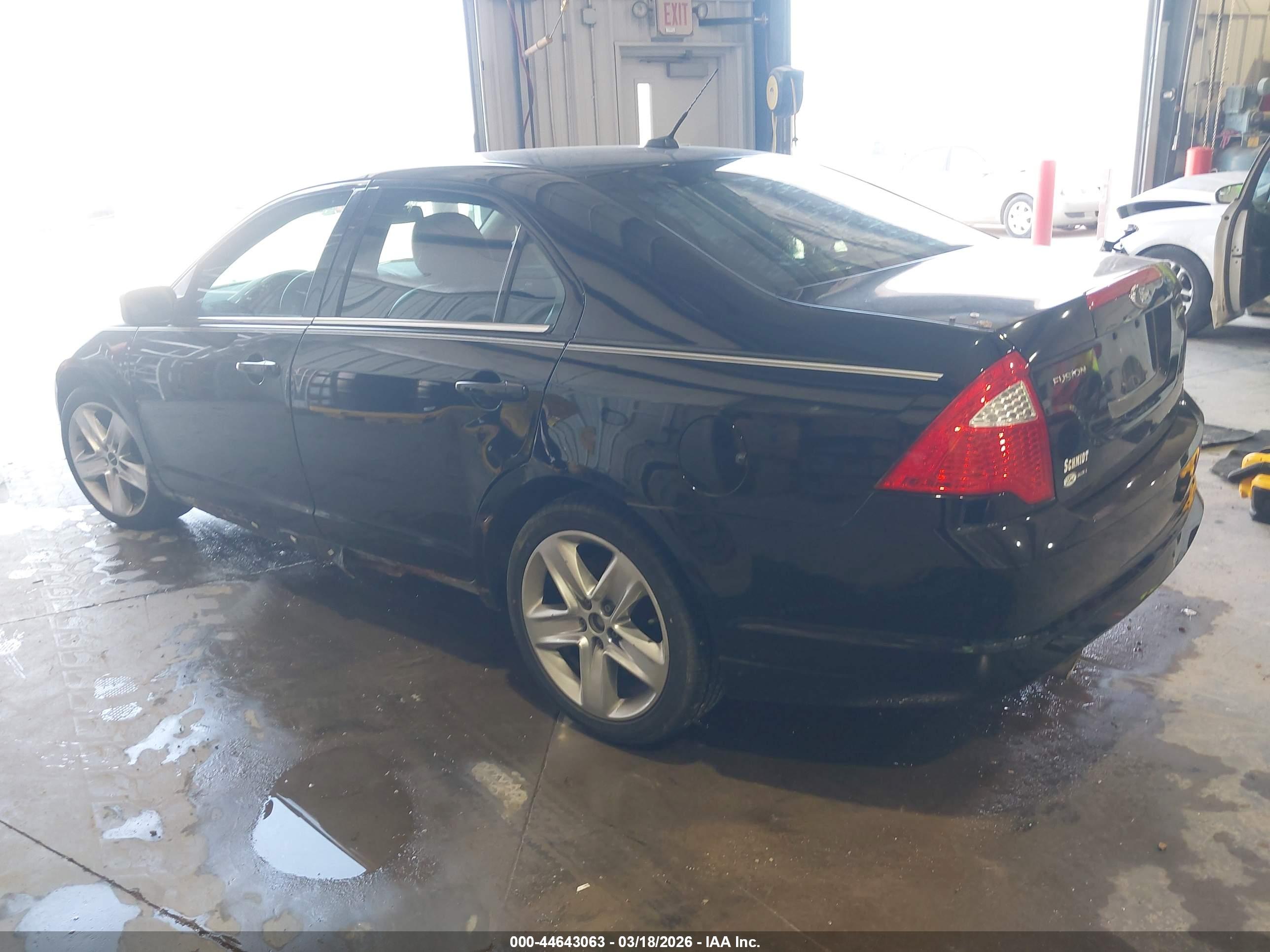 FORD FUSION image 3